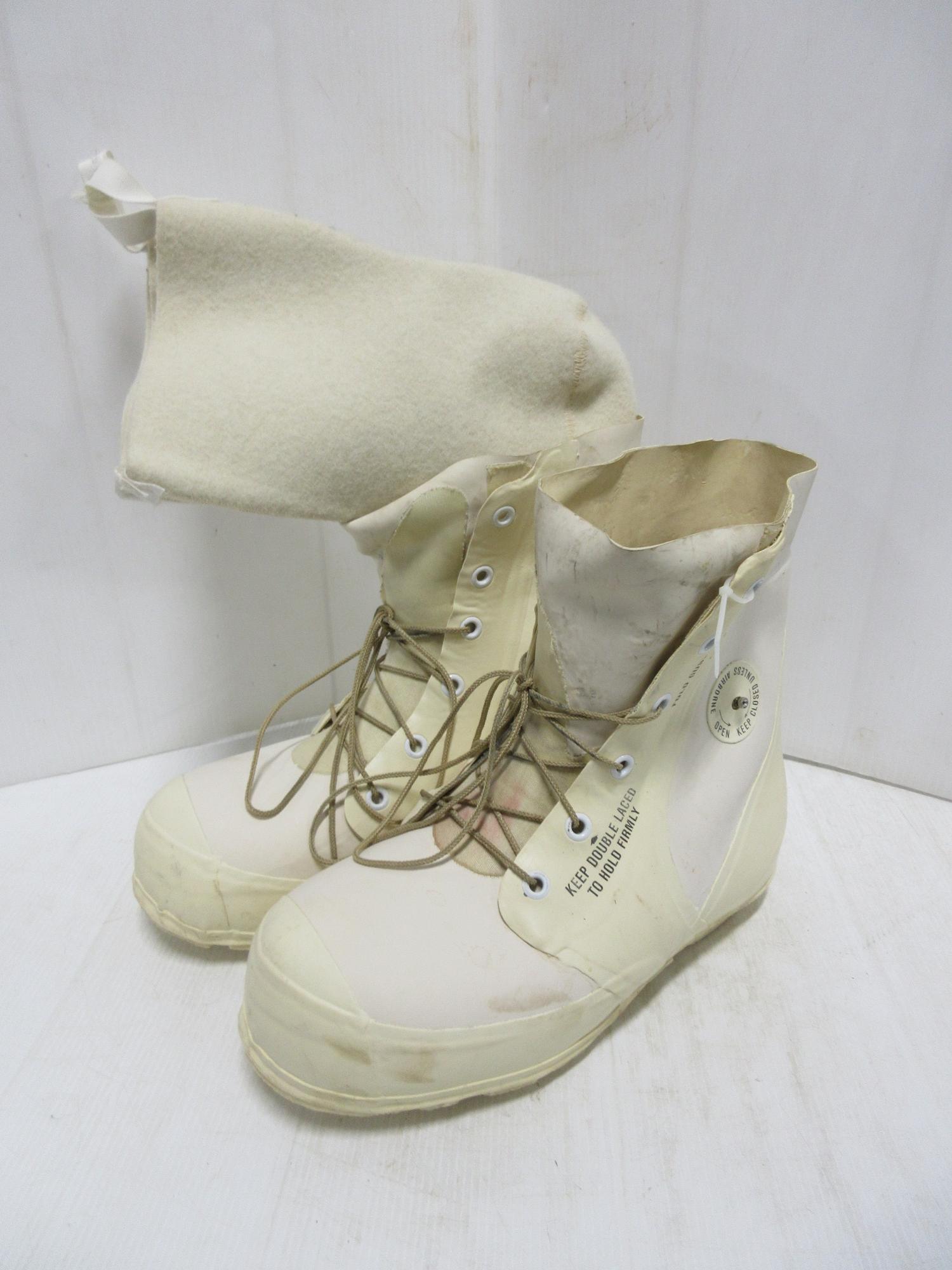 Albrecht Auctions Genuine US Army "Bunny Boots", Extreme Cold Weather