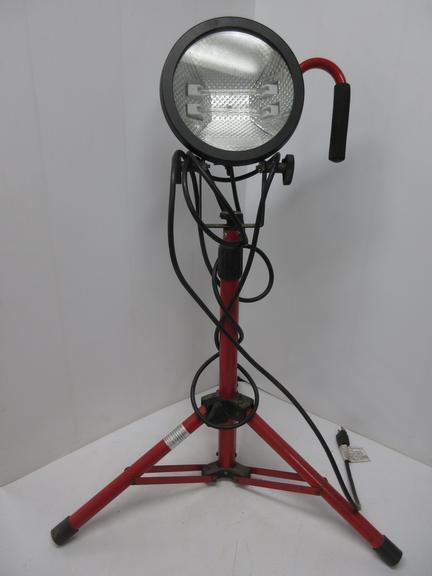 Craftsman 500W Halogen Single Head Work Light with Tripod Base