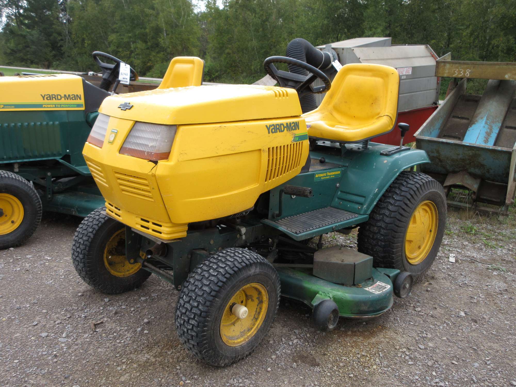 Albrecht Auctions 1995 Yardman Garden Tractor/Mower, 19 HP Briggs