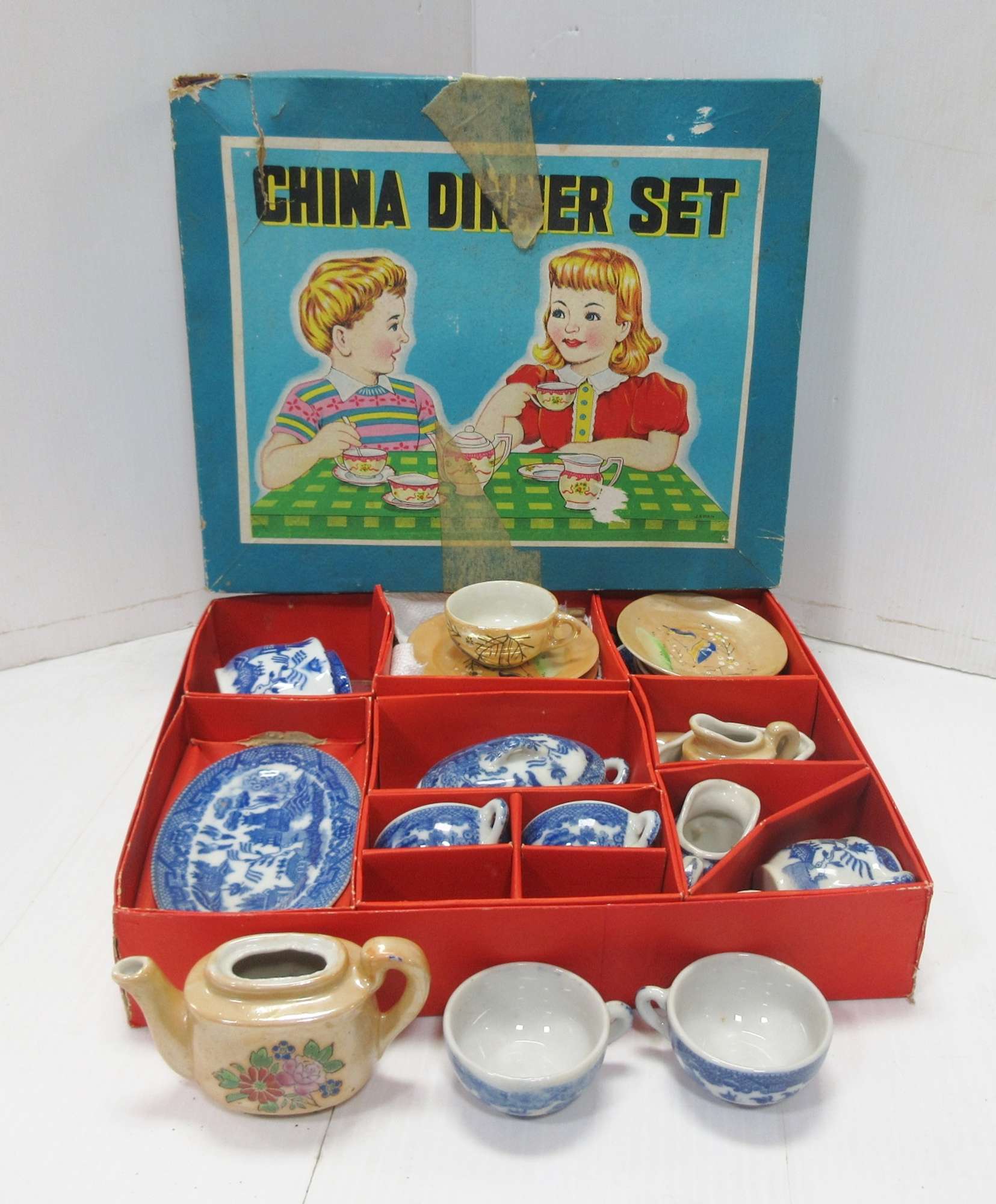 Albrecht Auctions China Dinner Set, Made in Japan, Two Sets of Blue