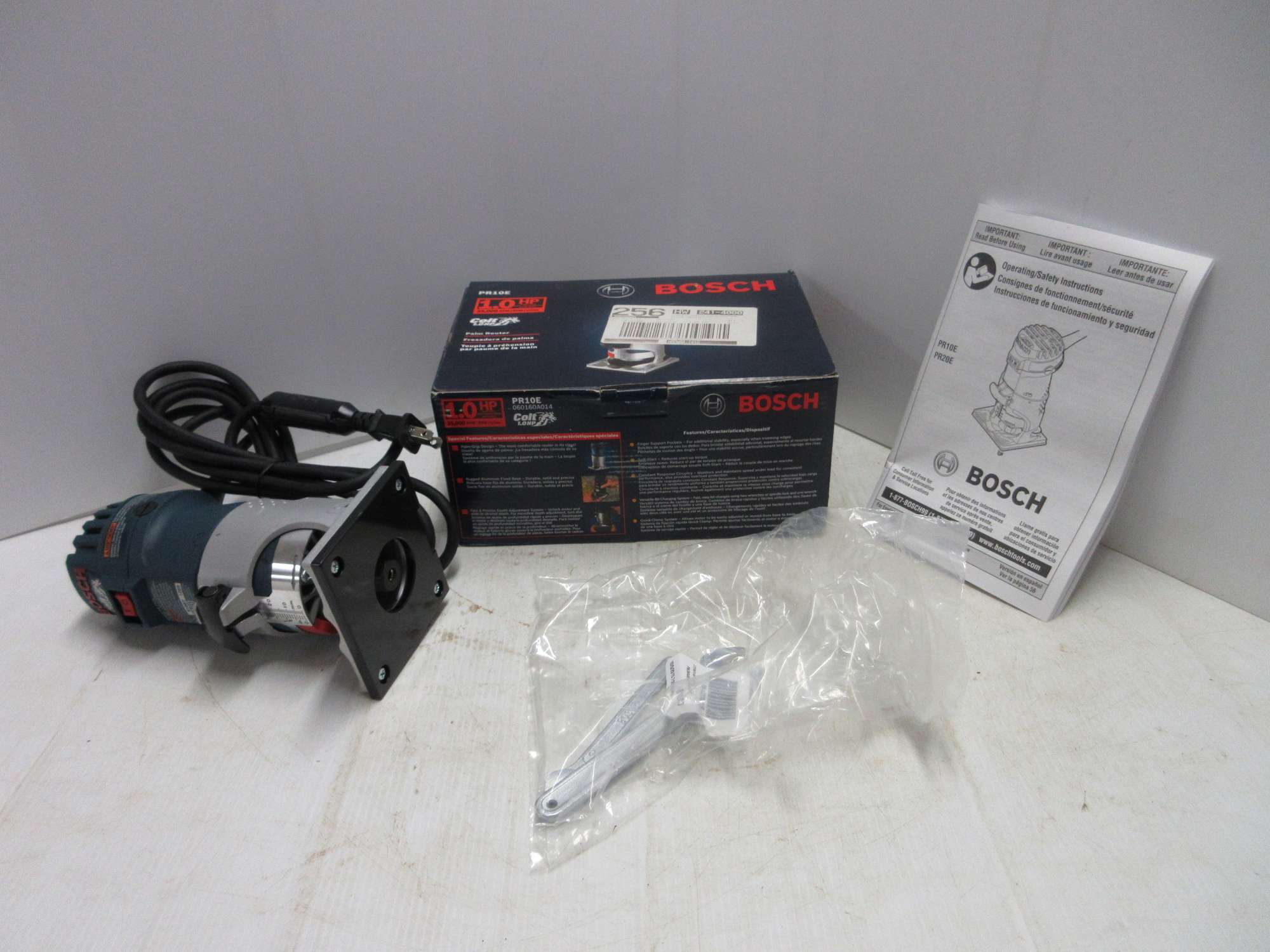 Albrecht Auctions | Bosch 1 HP Palm Router
