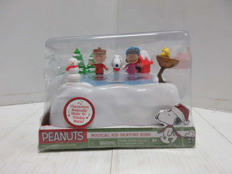 Peanuts Charlie Brown Musical Ice Skating Rink with Lucy and Snoopy