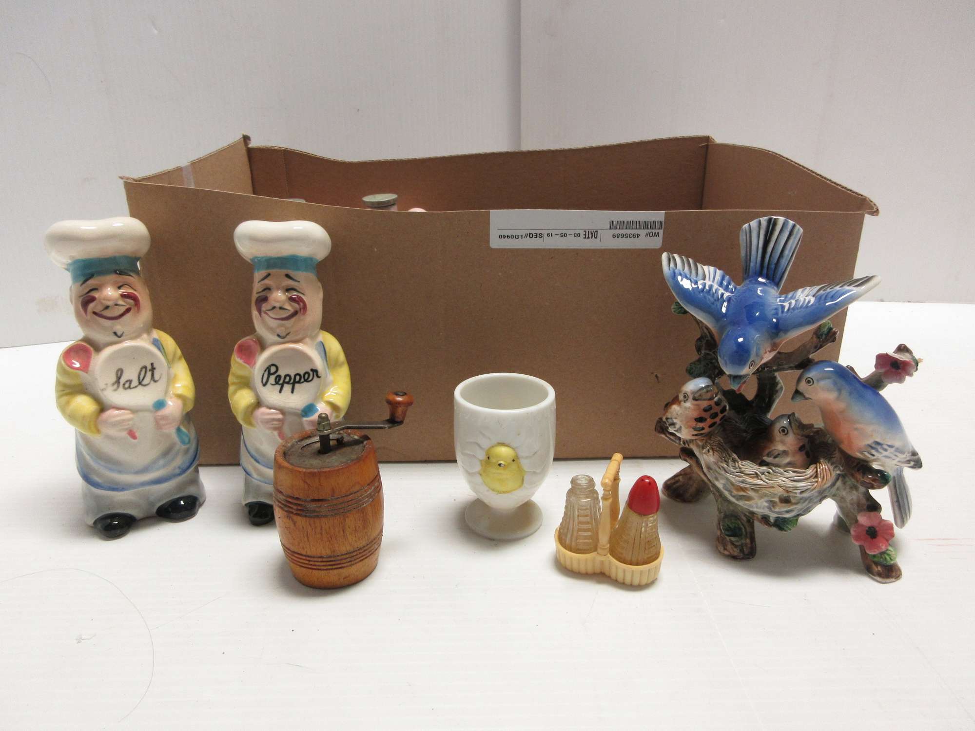 Albrecht Auctions Salt and Pepper Shakers, Various Conditions