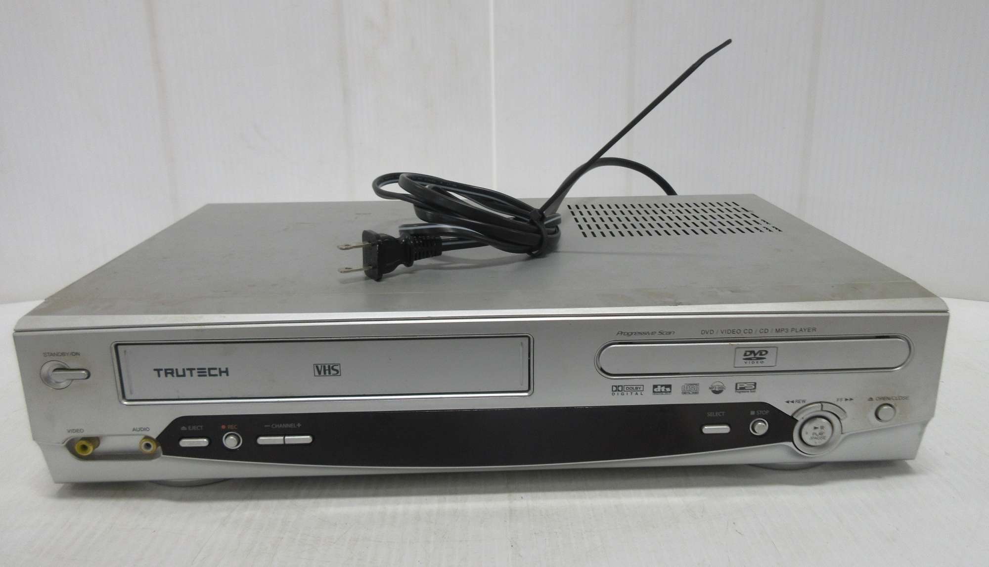 Albrecht Auctions Trutech DVD/VHS Combo Player, Model DV4FTSOS