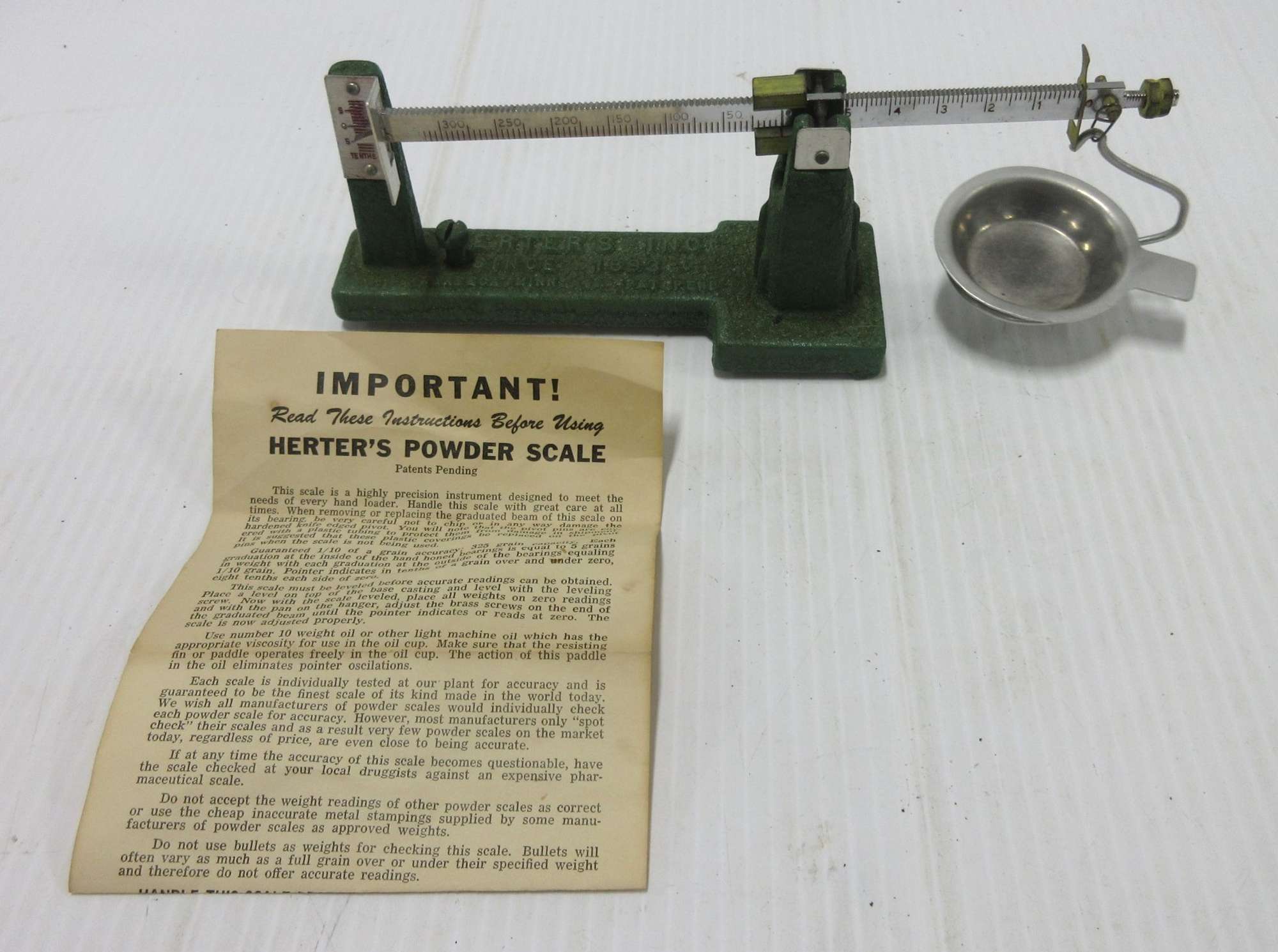 Albrecht Auctions | Herters Reloading Scale