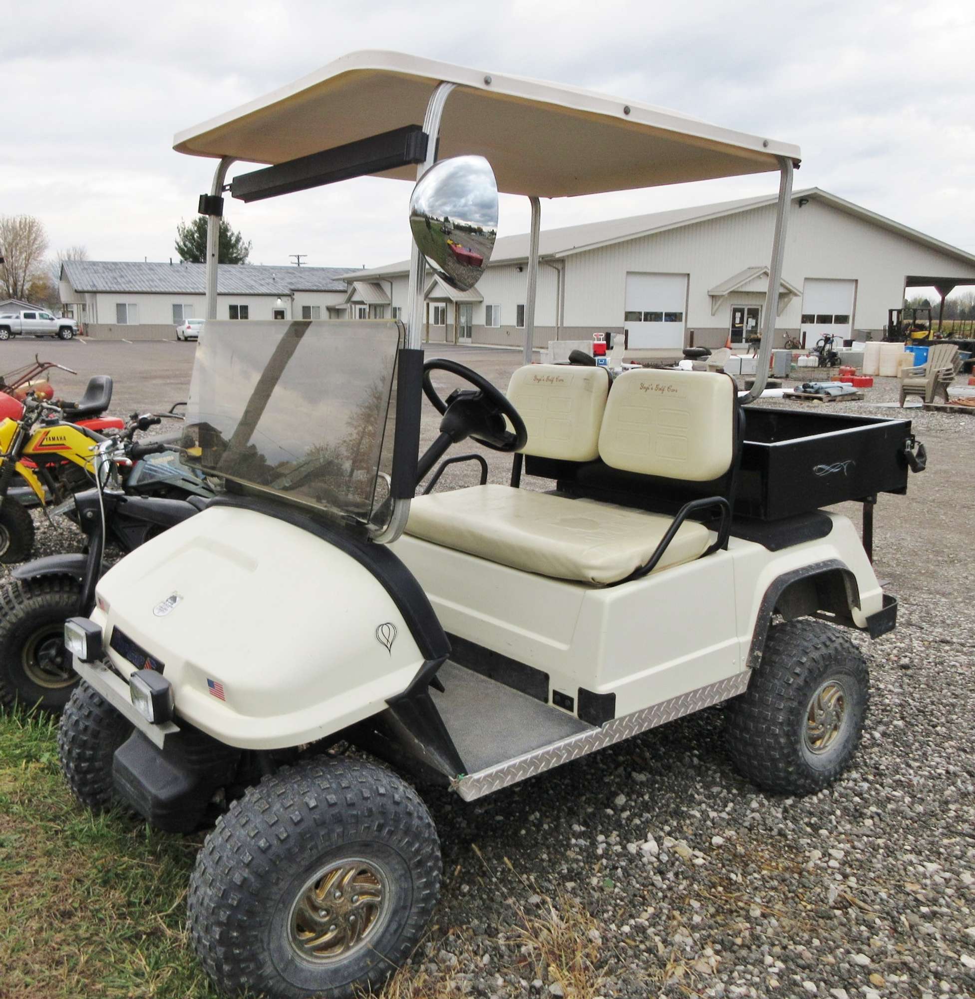 Albrecht Auctions Par Car Gas Golf Cart with Rearview
