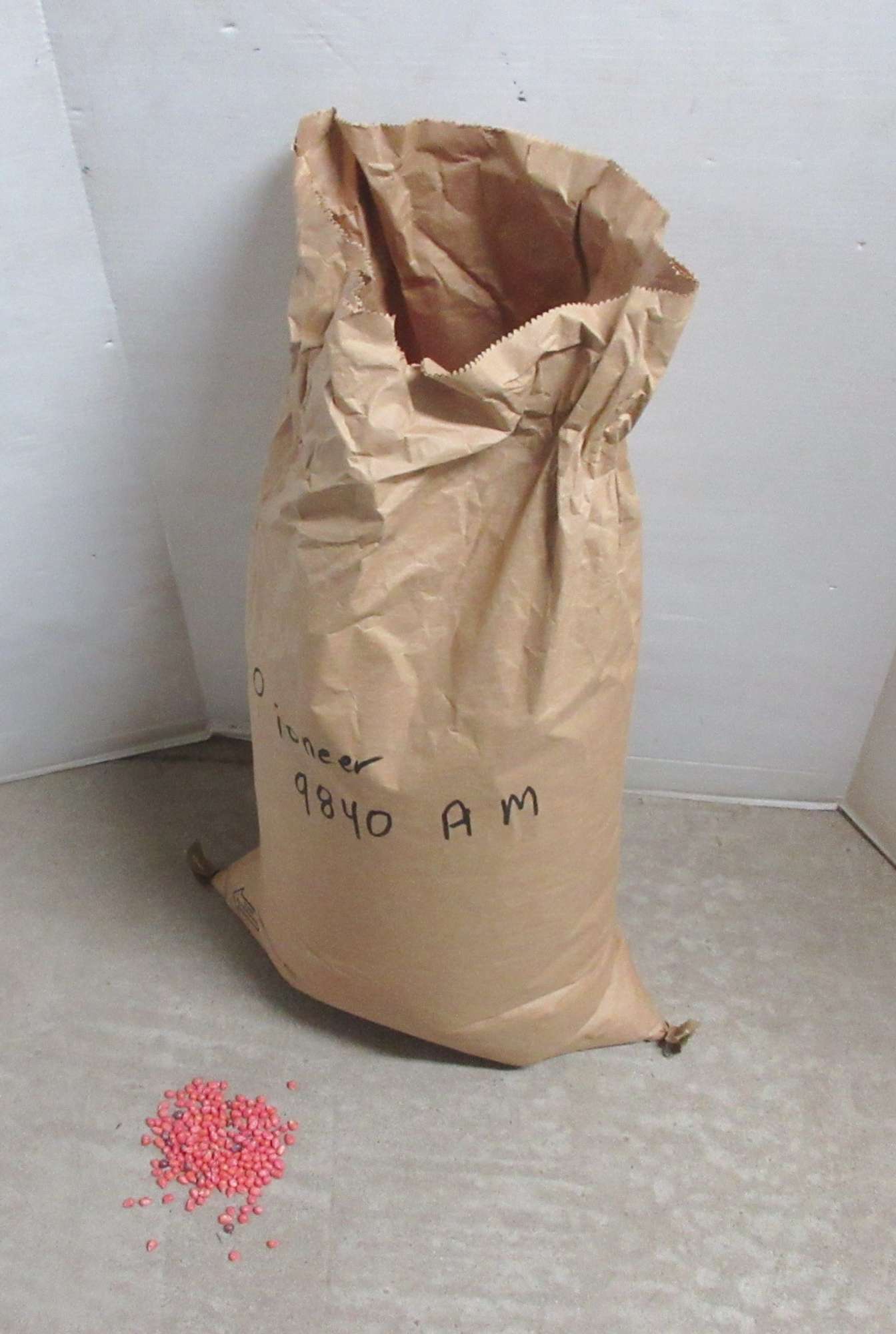 Albrecht Auctions | P-9840 AM Seed Cord Cleanout Planter, Approx ...