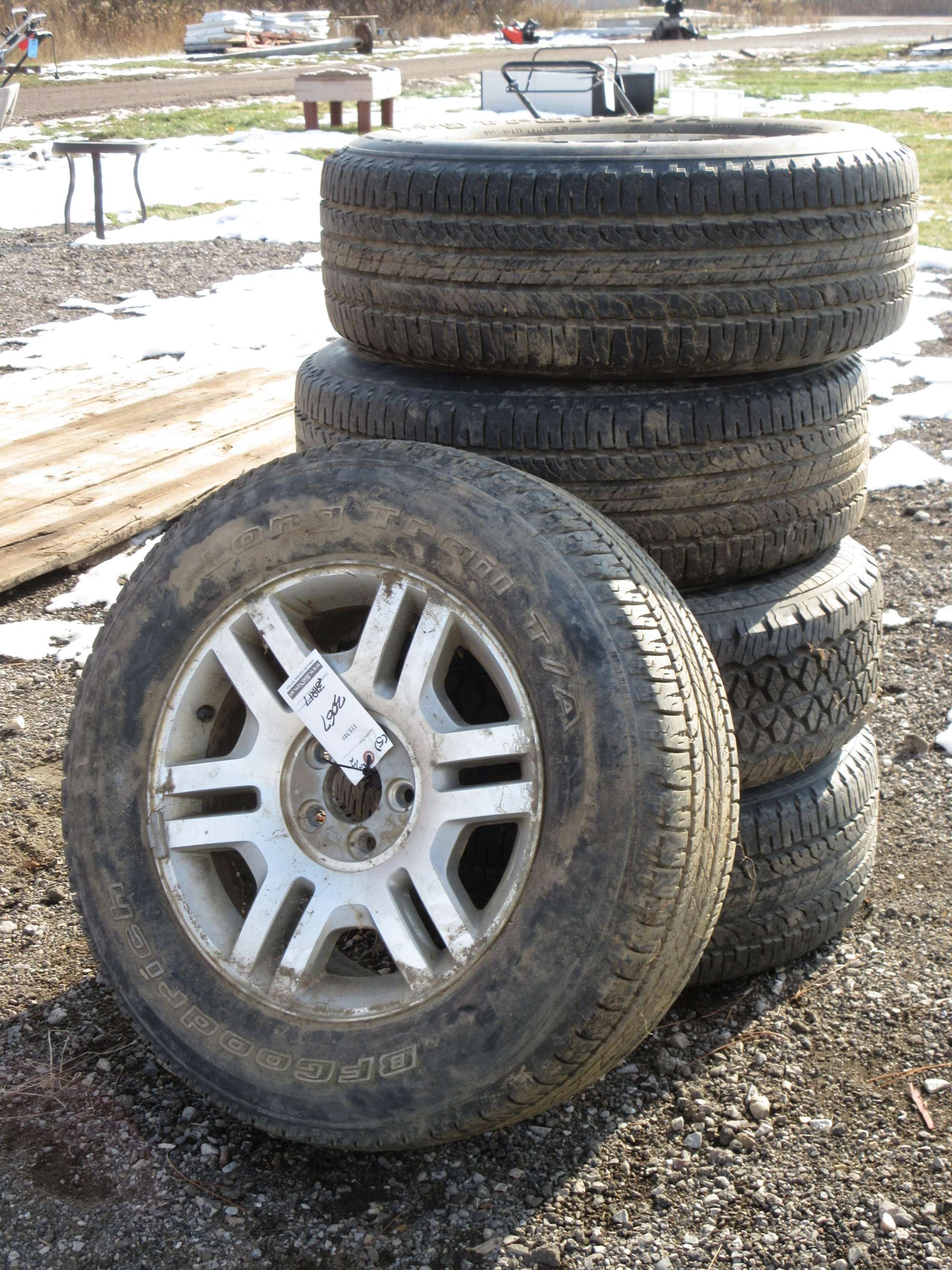 Albrecht Auctions | (5) Five-Lug Tires on 17