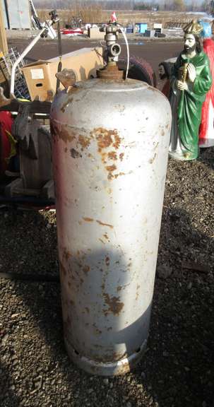 100 lb. Propane Tank, Mfg. Date: 08-1989, Old Style Valve