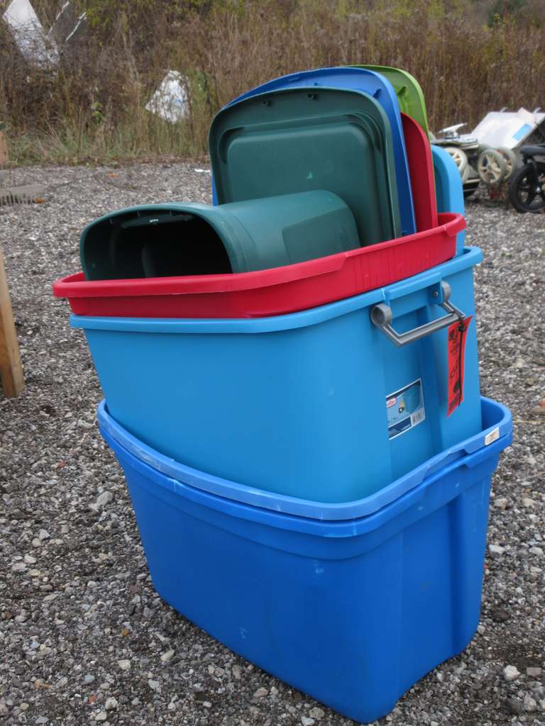 (5) Plastic Totes with Lids, Up to 20-Gallon