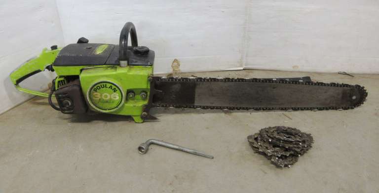 Poulan Chainsaw 306 Automatic 25" Bar, (3) Chains, and Adjustment Wrench