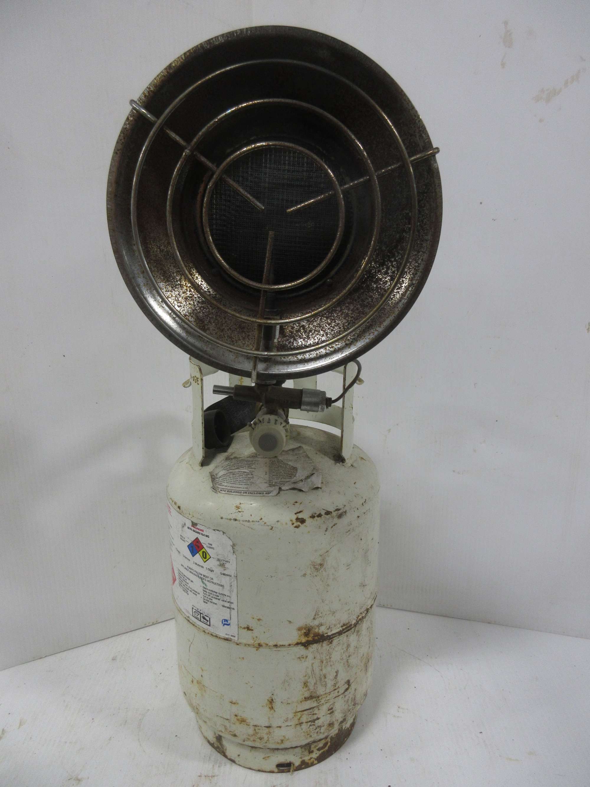 Albrecht Auctions Propane Heater for Ice Fishing Shanty with 10 lb. Tank