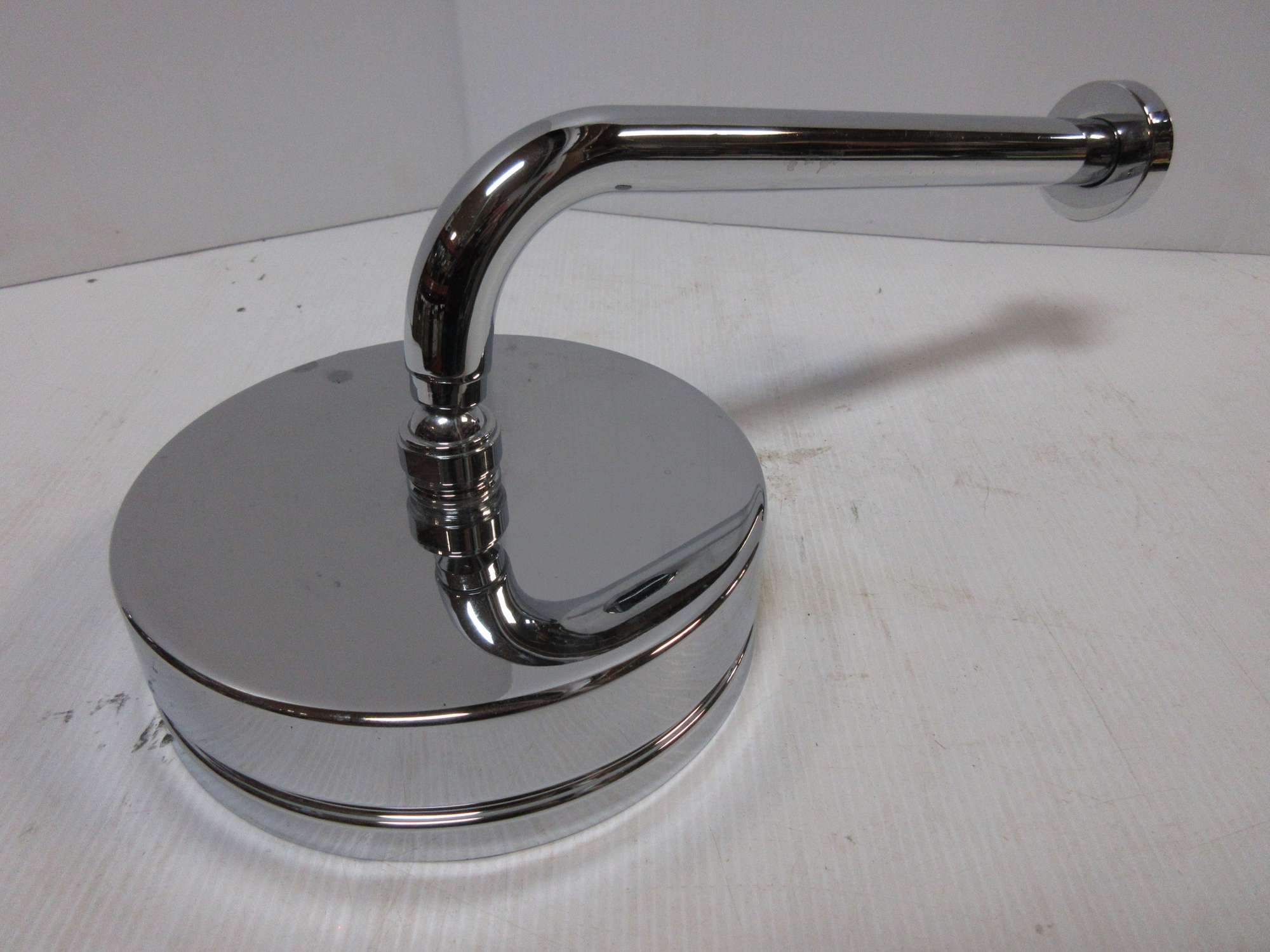 Albrecht Auctions Adjustable Swivel Shower Head