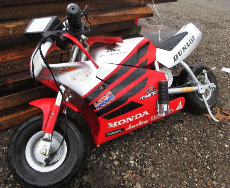 Dunlop Mini Bike, Has Charger and Battery