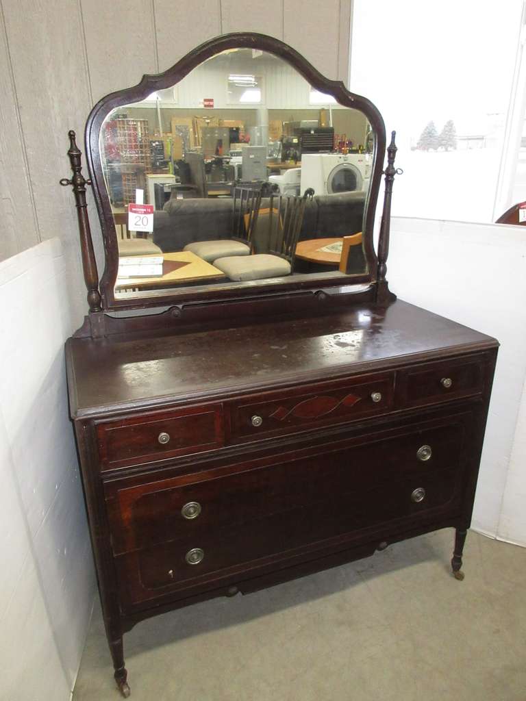 Albrecht Auctions Antique Dresser With Mirror Dovetail Joints