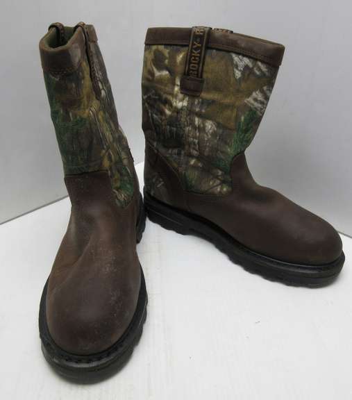 Pair of Mens Rocky Cornstalker 200g Thinsulate Gore-Tex Realtree Camo Hunting/Winter Boots, Size 10 1/2