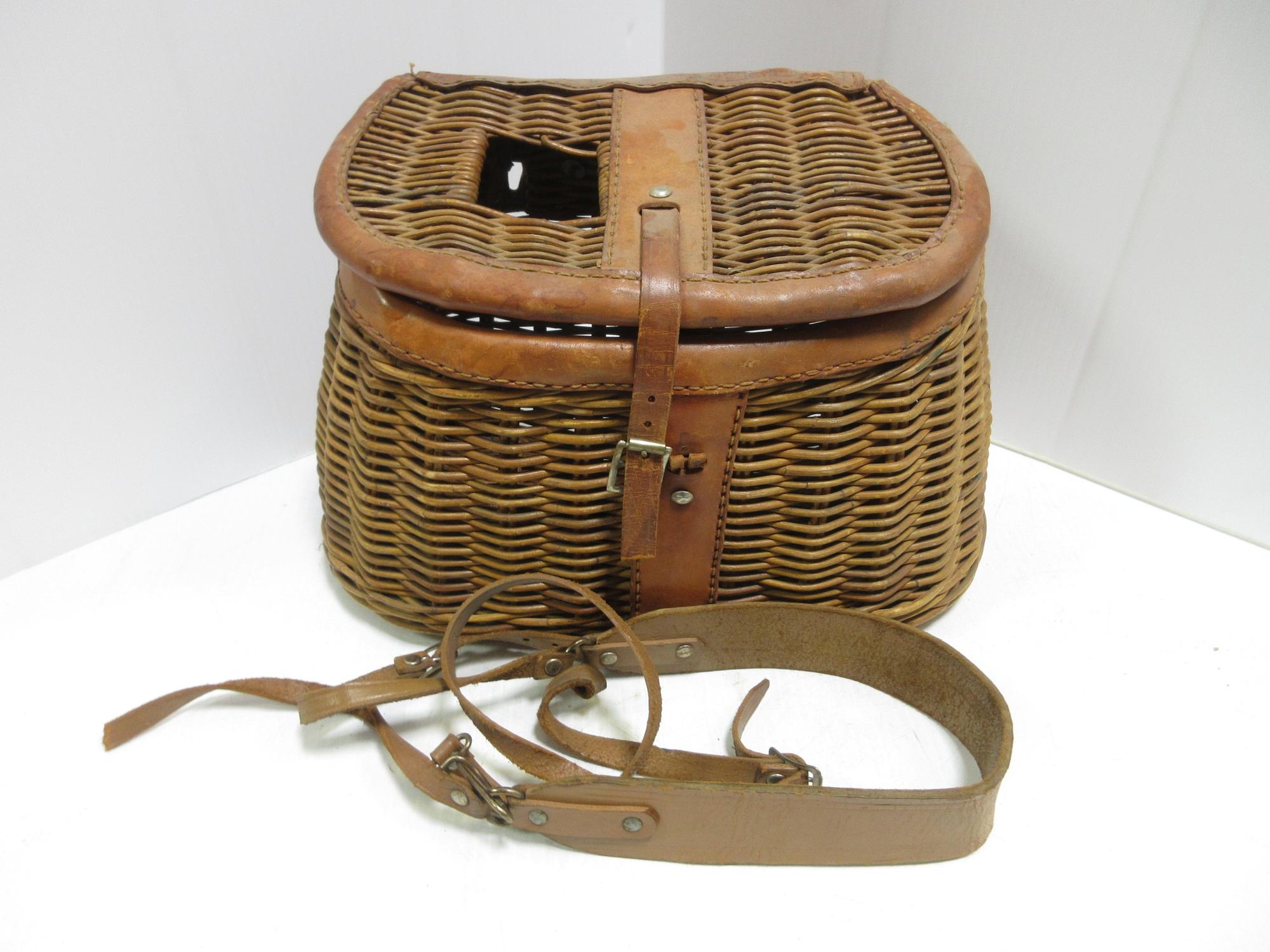 Albrecht Auctions Older Brittle Leather Willow Trouth Fisherman's Creel