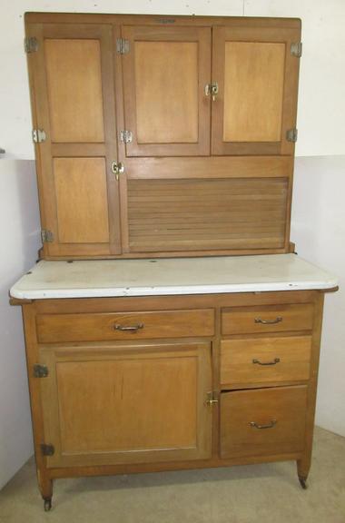 Hoosier Cabinet Two-Piece Porcelain Pull-Out Table with Shelf Roll Out Closure and Sifter with No Accessories, Bottom Drawer Has Accessories, Comes with Original Hardware, All Wood Inside and Out