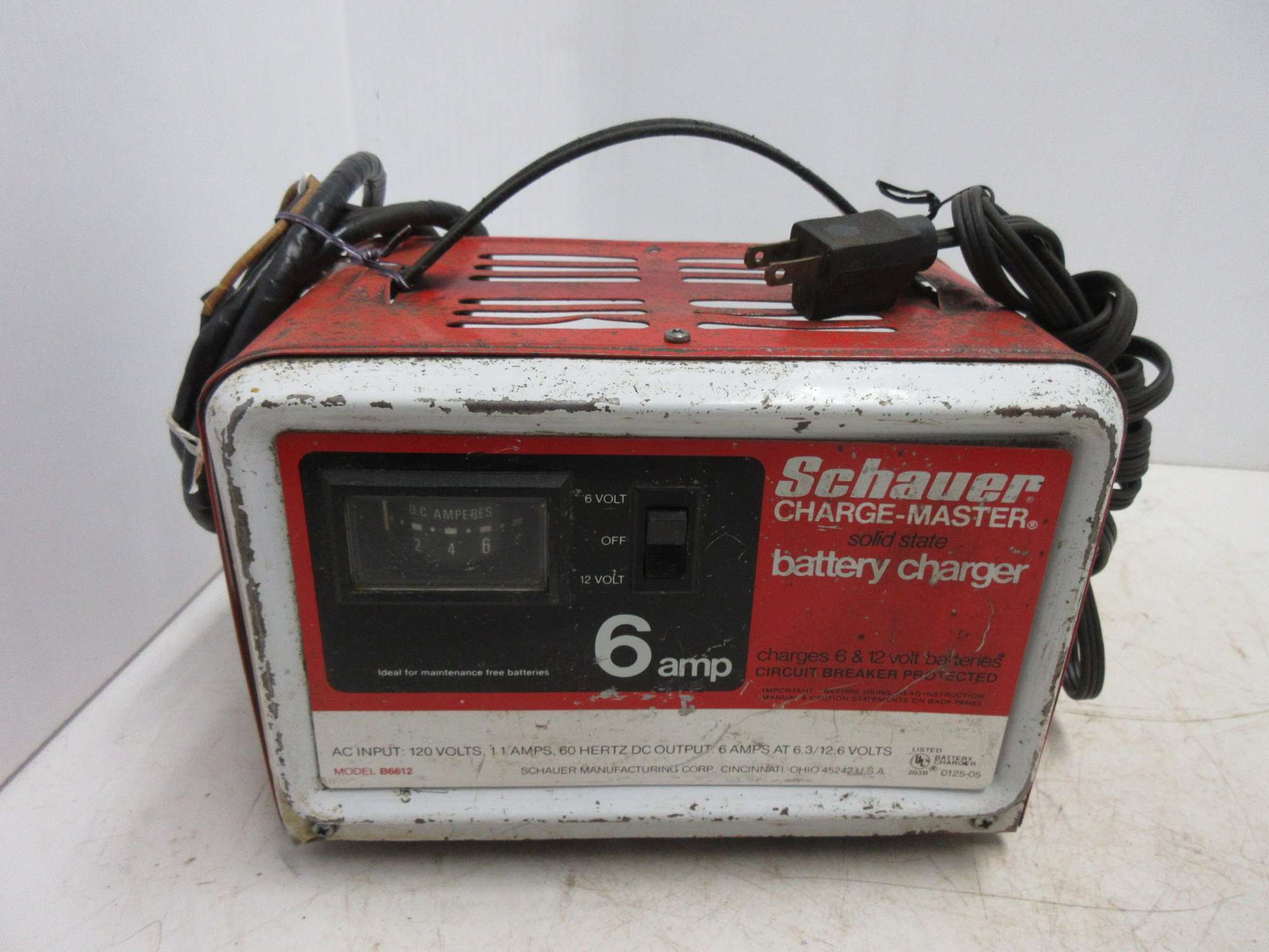 Albrecht Auctions | Schauer Model B6612 6 AMP Battery Charger