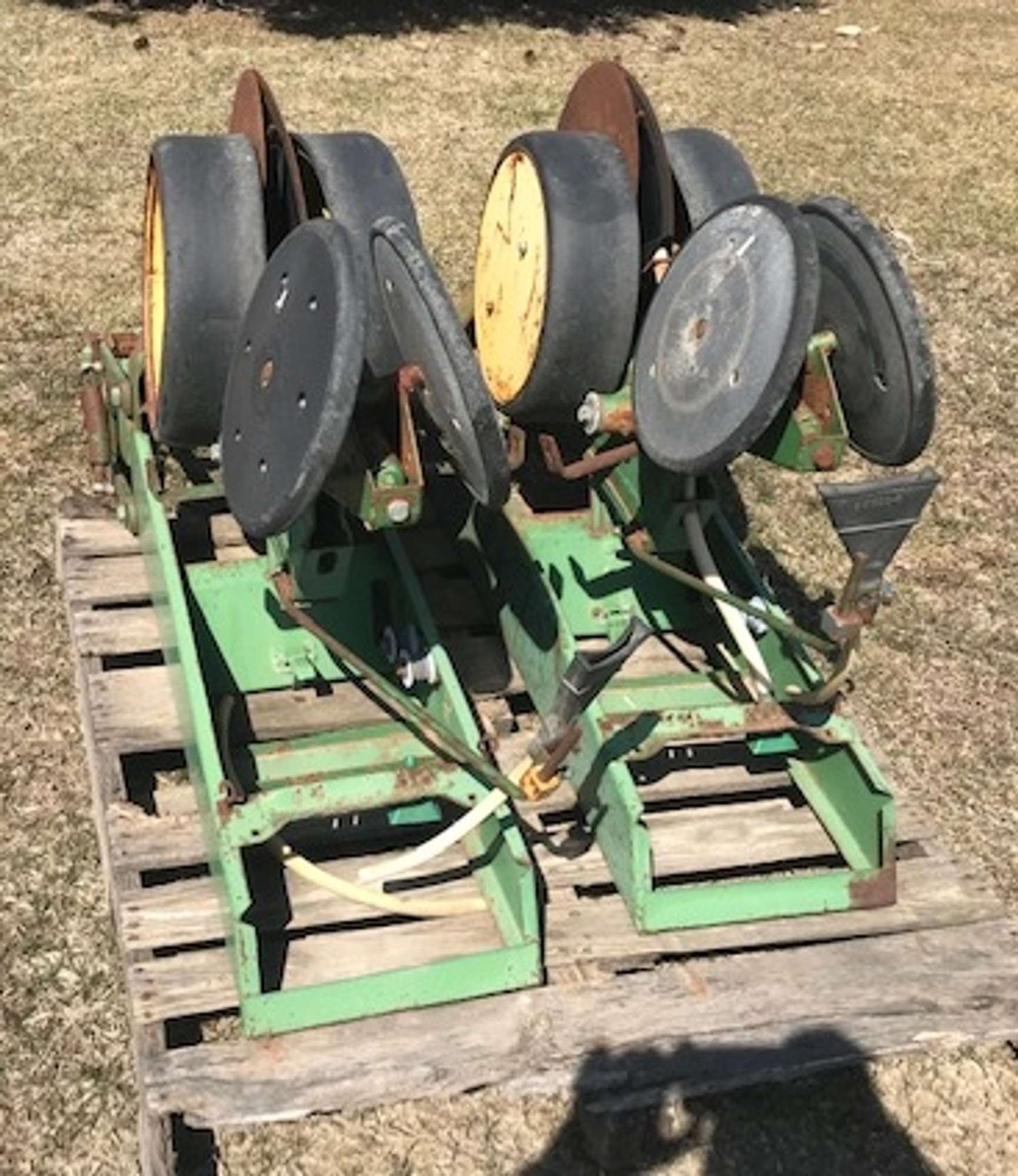 Albrecht Auctions (2)John Deere 7000 Planter Units, For