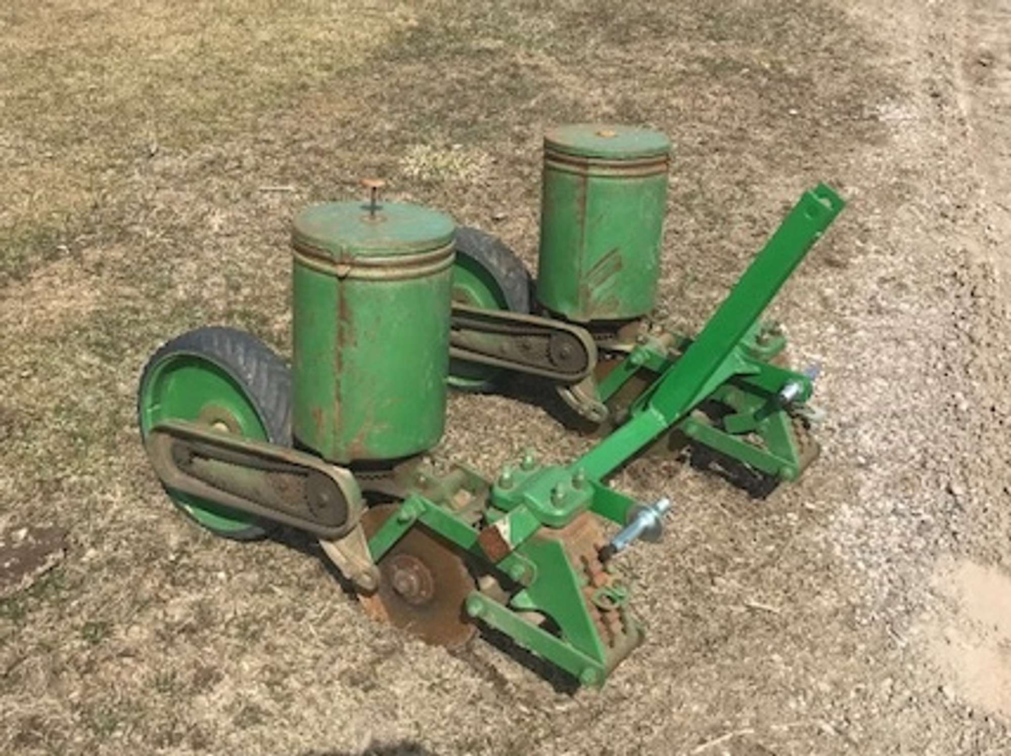 Albrecht Auctions John Deere No. 71 2Row Planter, 3