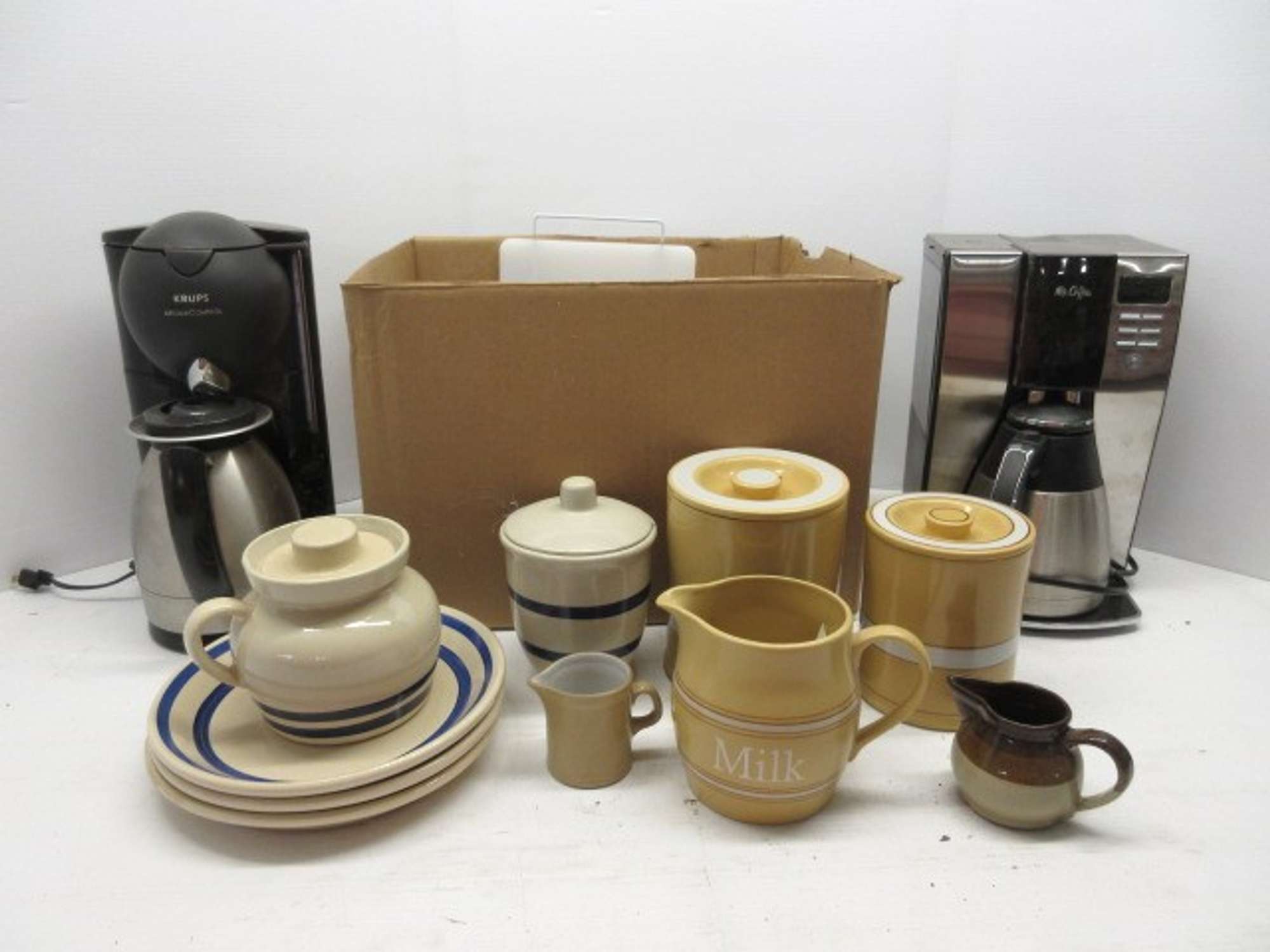 Albrecht Auctions Coffee Pots and Household Items