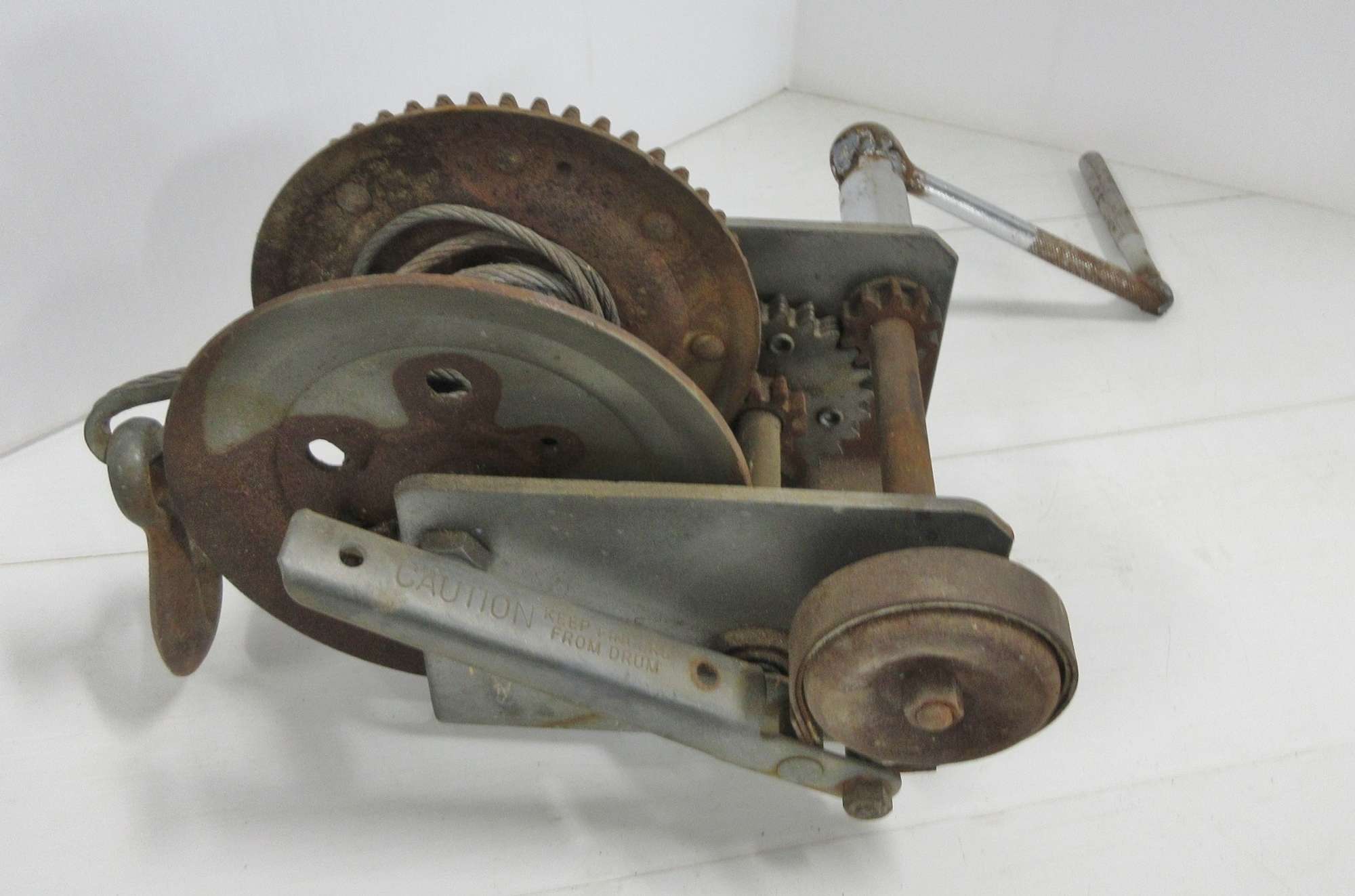 Albrecht Auctions TwoSpeed Hand Crank Boat Winch with Reverse