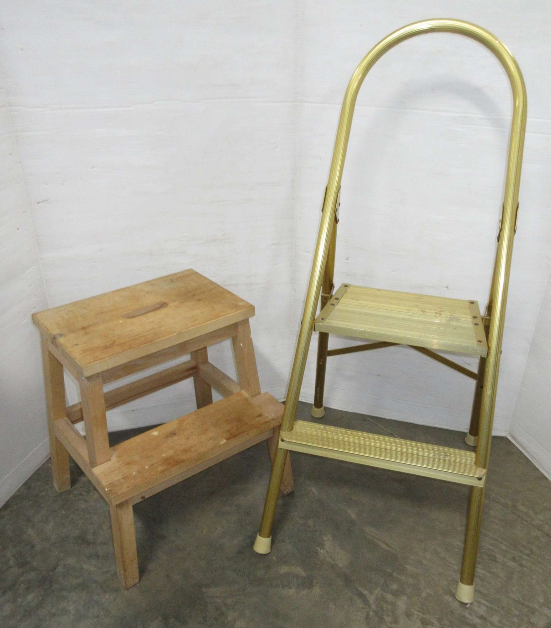 Albrecht Auctions | (2) Step Stool/Ladders: Wood, 15