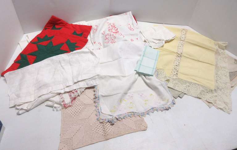 Albrecht Auctions 20 Various Linens Include Dresser Scarves