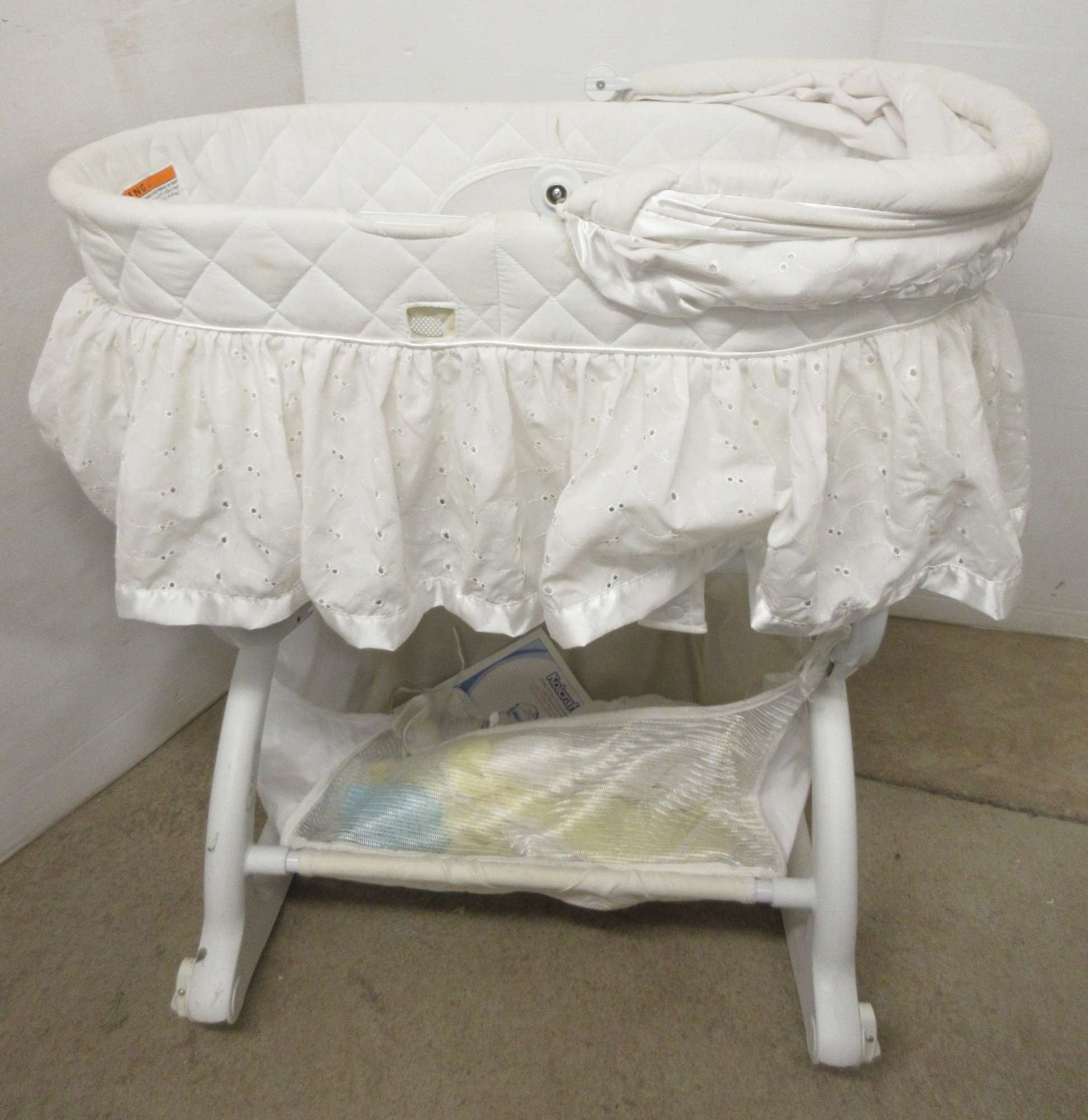 kolcraft rocking bassinet