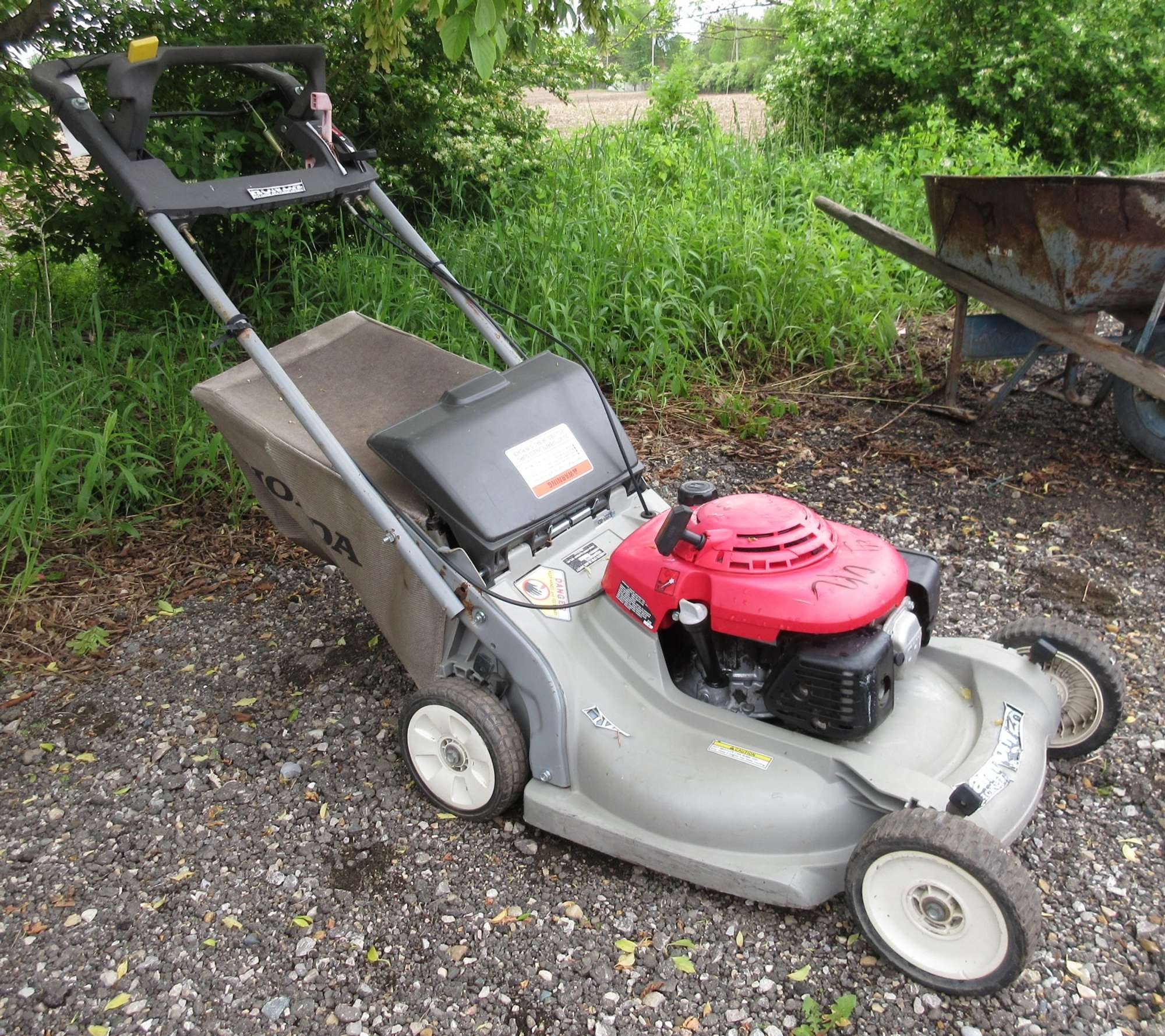 Albrecht Auctions Honda Harmony Push Mower, Composite Deck