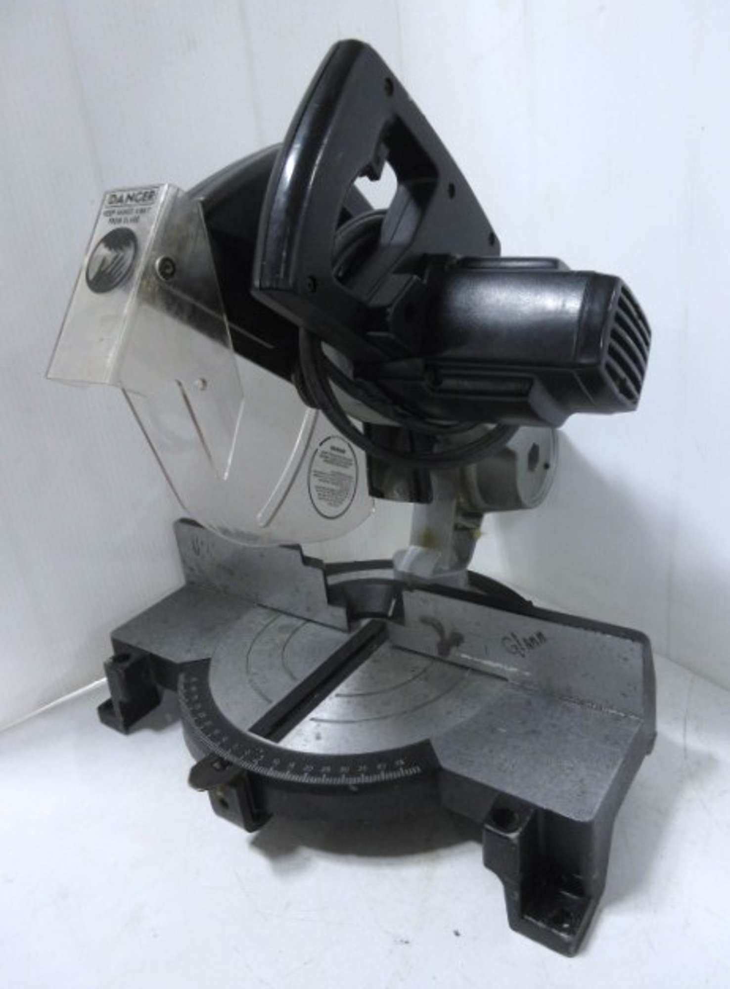 Albrecht Auctions | Black & Decker Power Miter Saw, 9" Blade, 2 HP