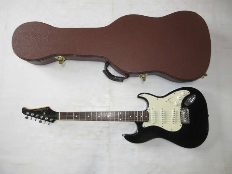 Silvertone Copy of Strat Guitar with New Five-Way Switch, Includes Hard Case