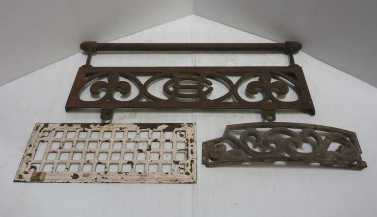 Decorative Stove Pieces, Cast Iron: 1- Step Rest; Metal Floor Vent