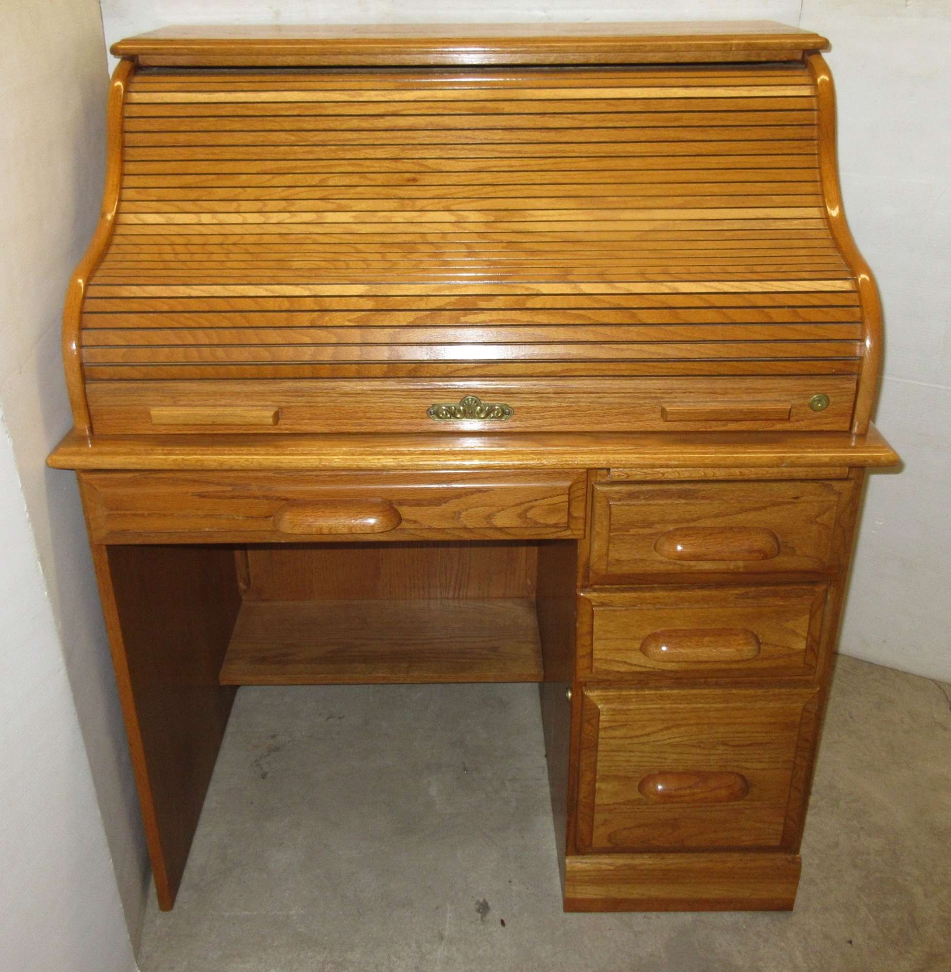 Albrecht Auctions Roll Top Desk Riverside Furniture Oak Creek