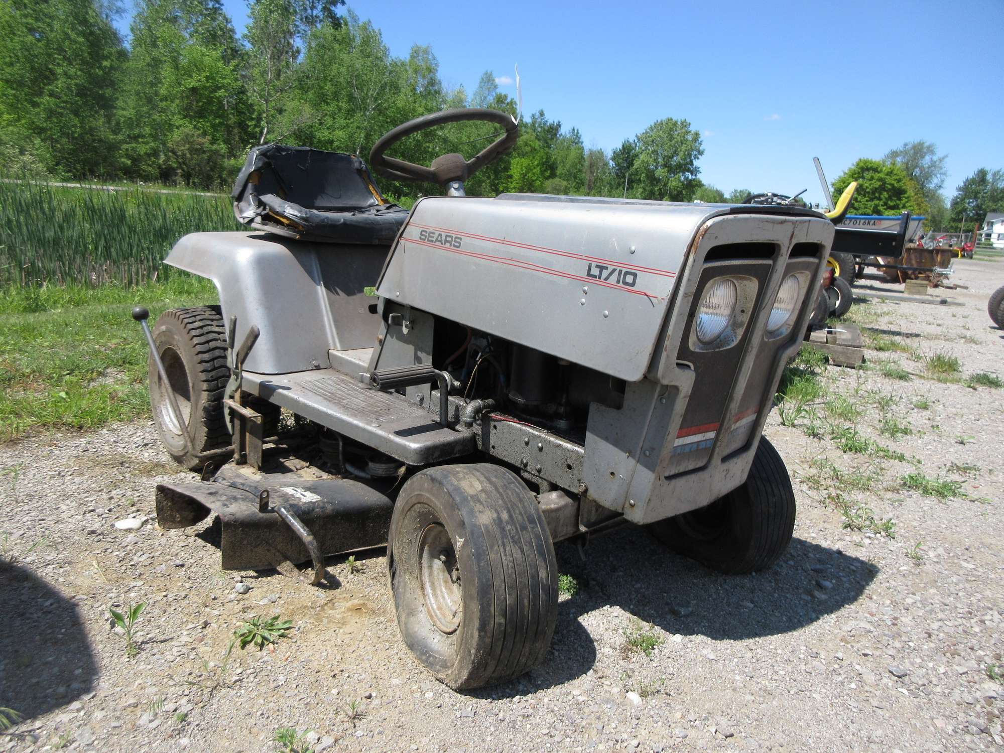 Albrecht Auctions Sears LT/10 Lawn Tractor, 10 HP, 38" Cut