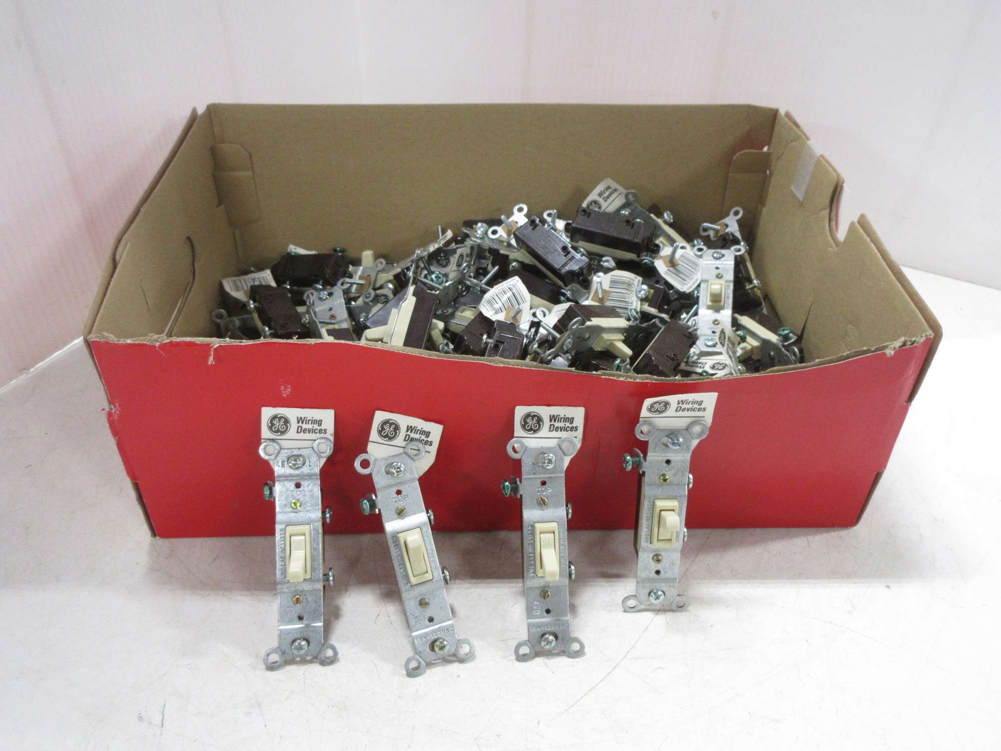 Albrecht Auctions | (50) GE Single Household Light Switches