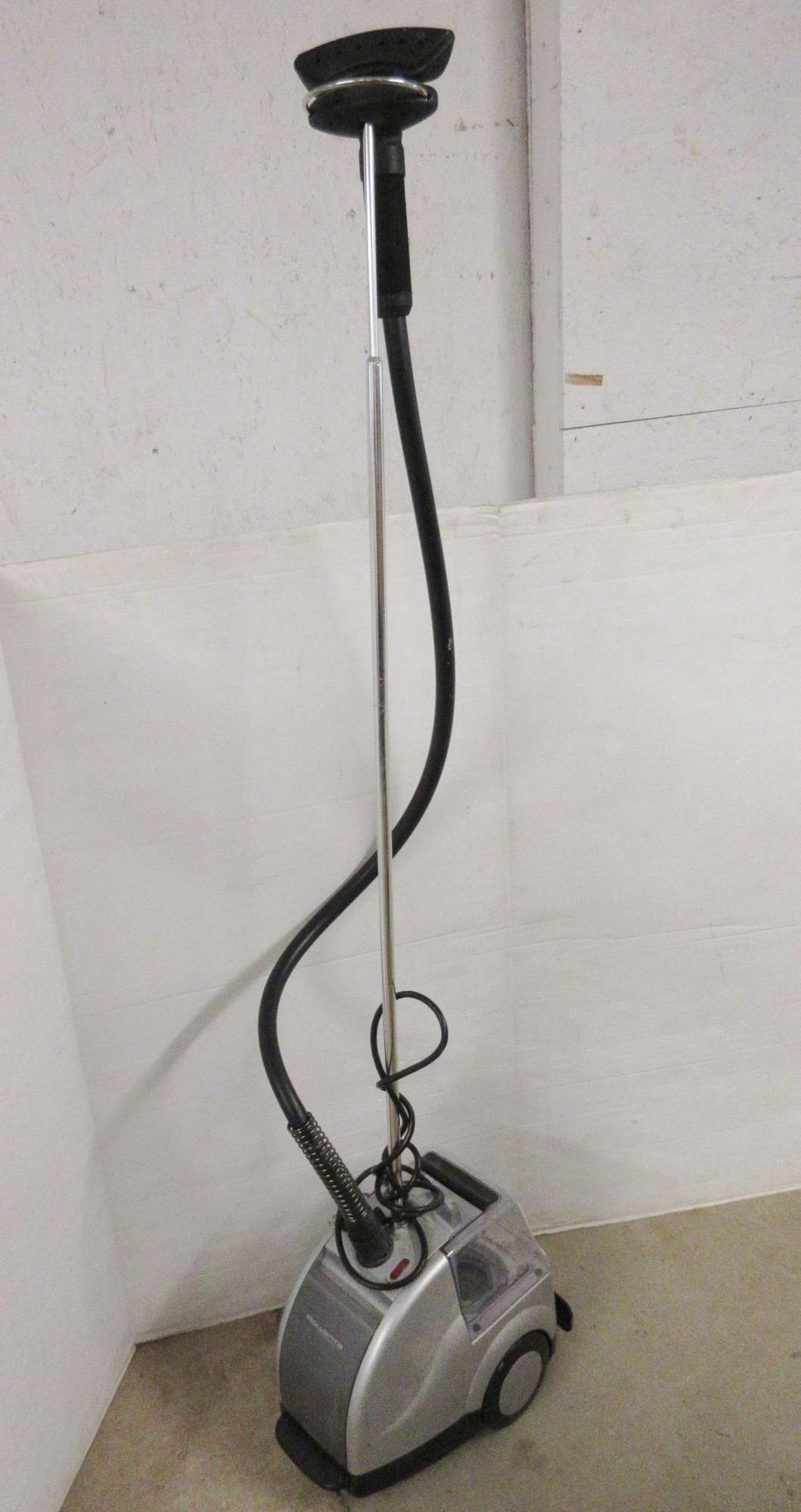 Albrecht Auctions Rowenta Steamer