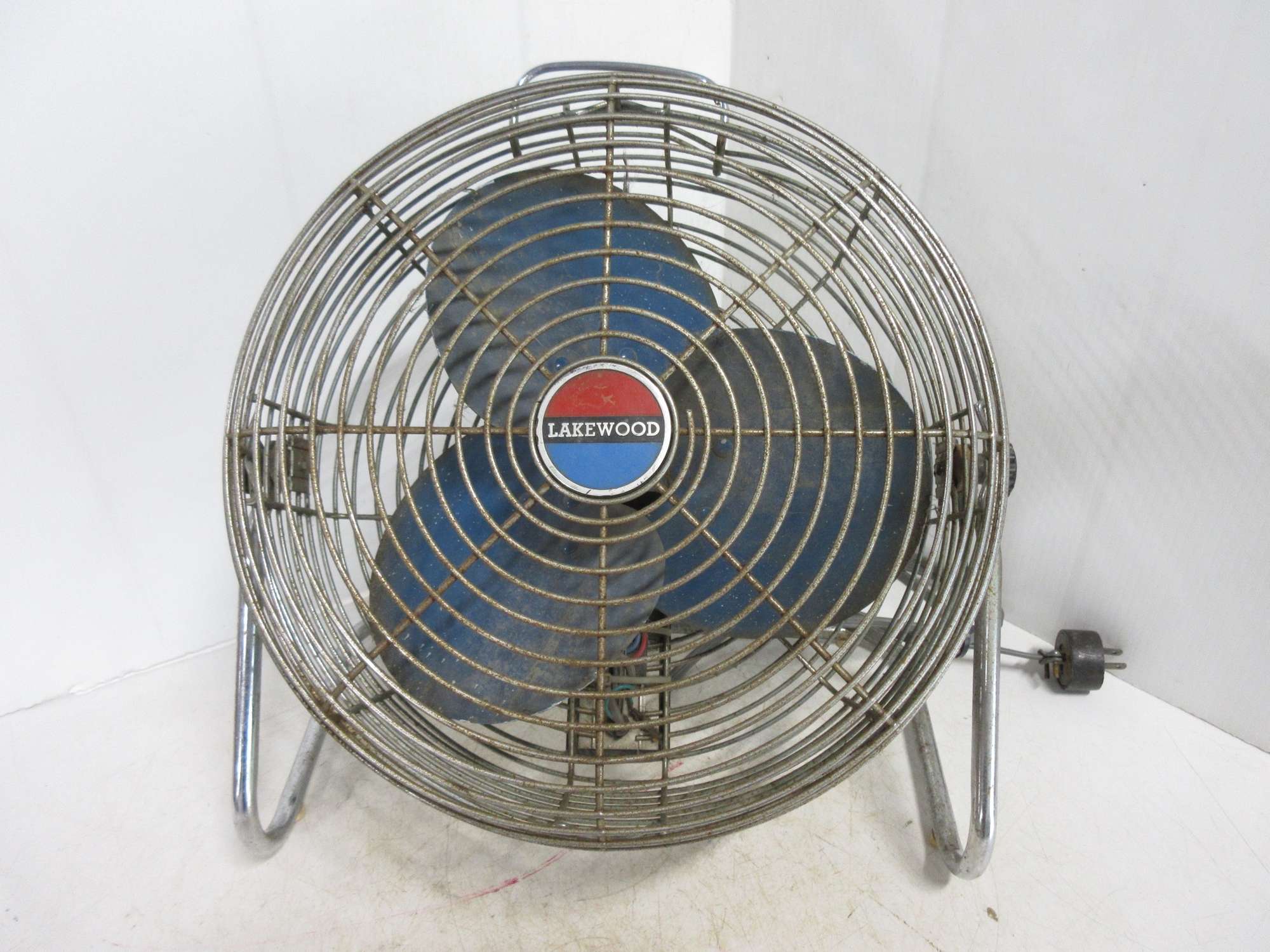 Albrecht Auctions Lakewood Metal Fan