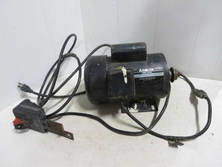 Delta Brand 1 1/2 HP Electric Motor, Good for Shop Equipment, 110V/220V, Currently Wired for 110V, Single-Phase, 3450 RPM