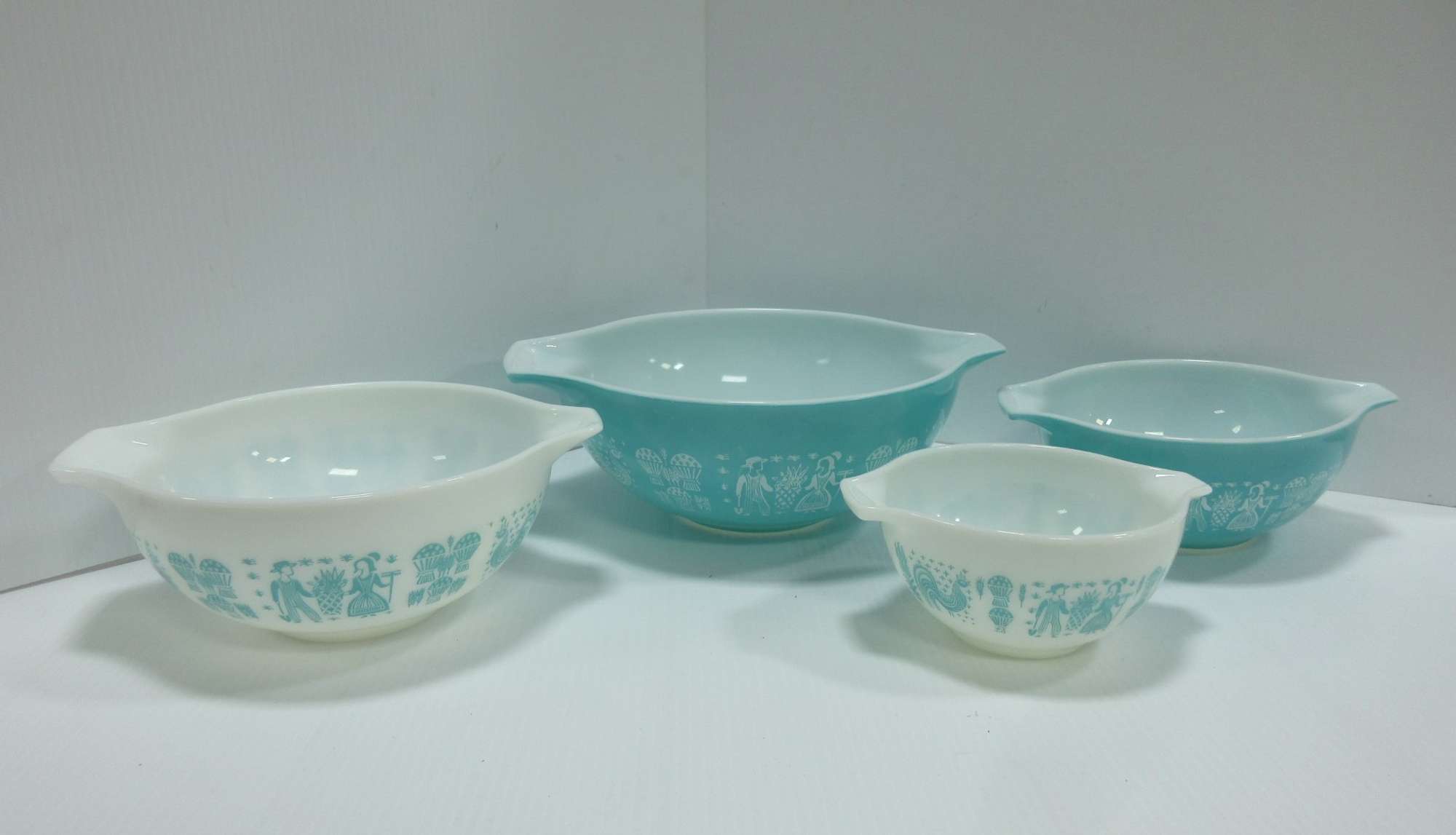 Albrecht Auctions | Pyrex Set of (4) Butterprint Stacking Bowls ...