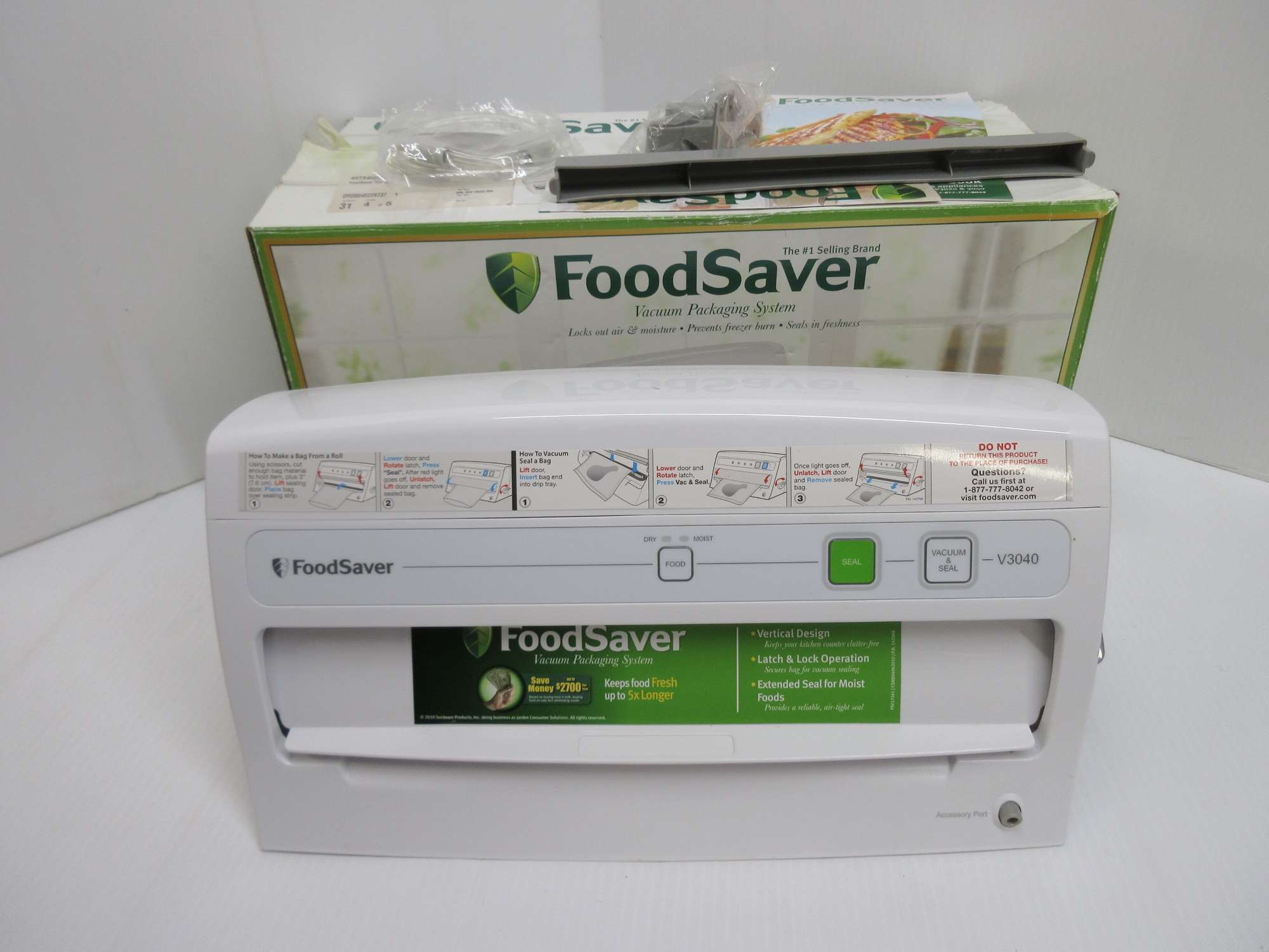 Albrecht Auctions FoodSaver V3240 Vacuum Sealing System, Includes