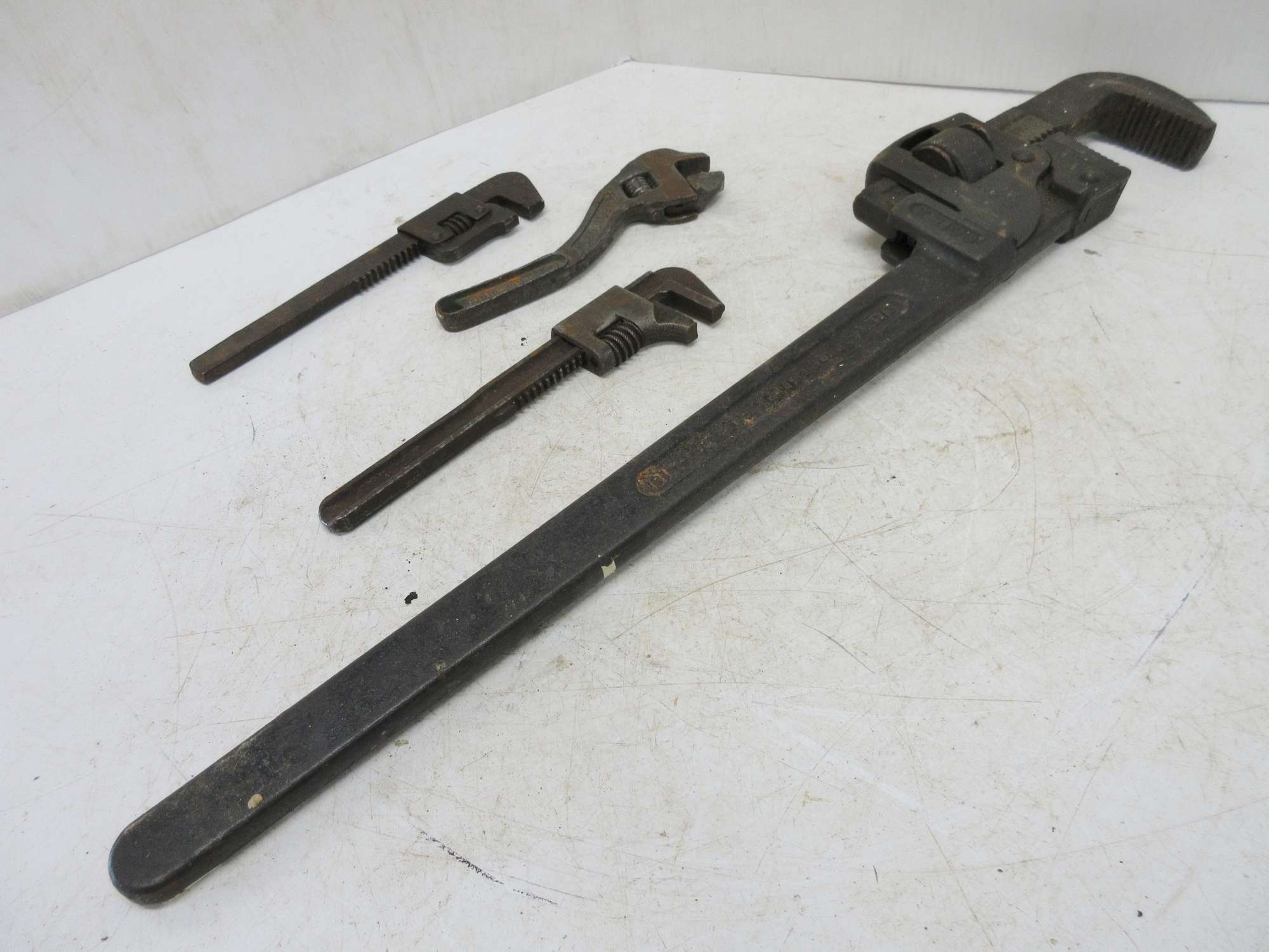 Albrecht Auctions Trimo 24" Pipe Wrench by Trimont Mfg. in Mass., USA