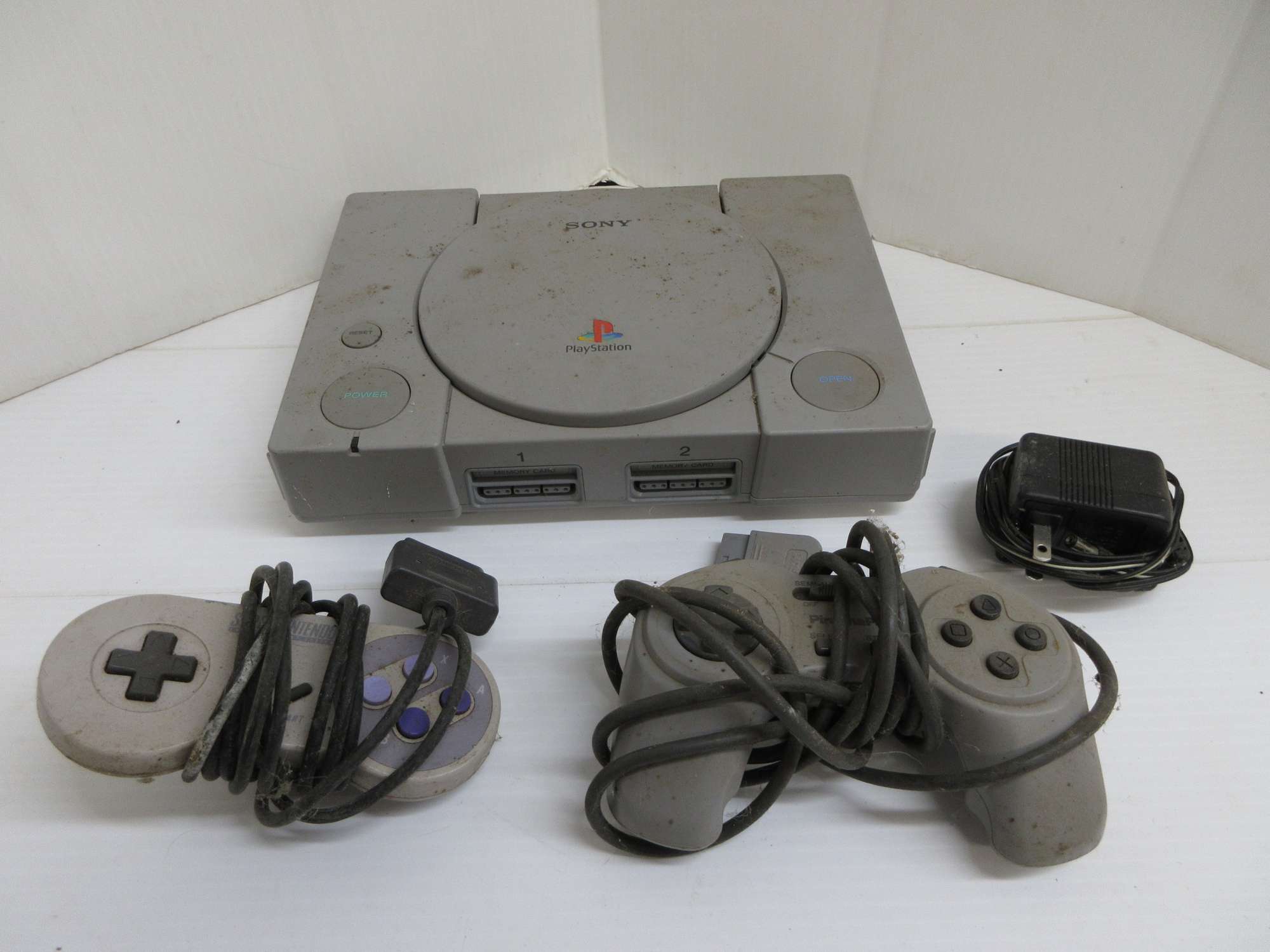 Albrecht Auctions | Sony Playstation with Controller; Super Nintendo ...