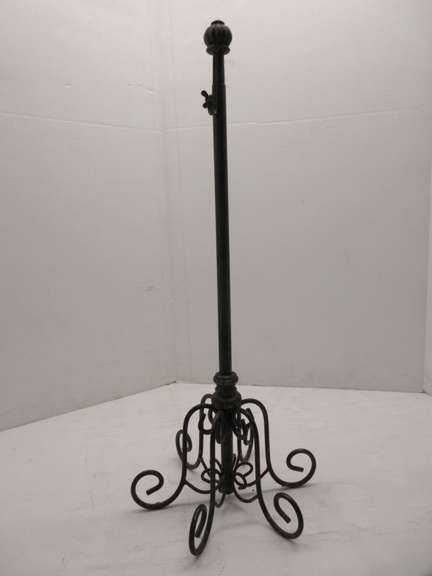 Adjustable Wreath Stand, Cast Iron, Adjustable