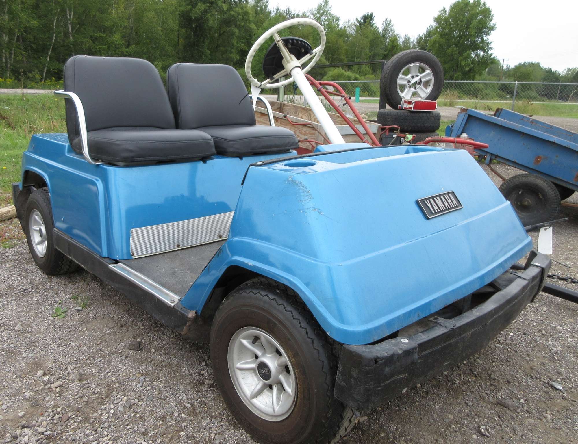 Albrecht Auctions | 2000 Yamaha G1 Gas Golf Cart, Key in Office