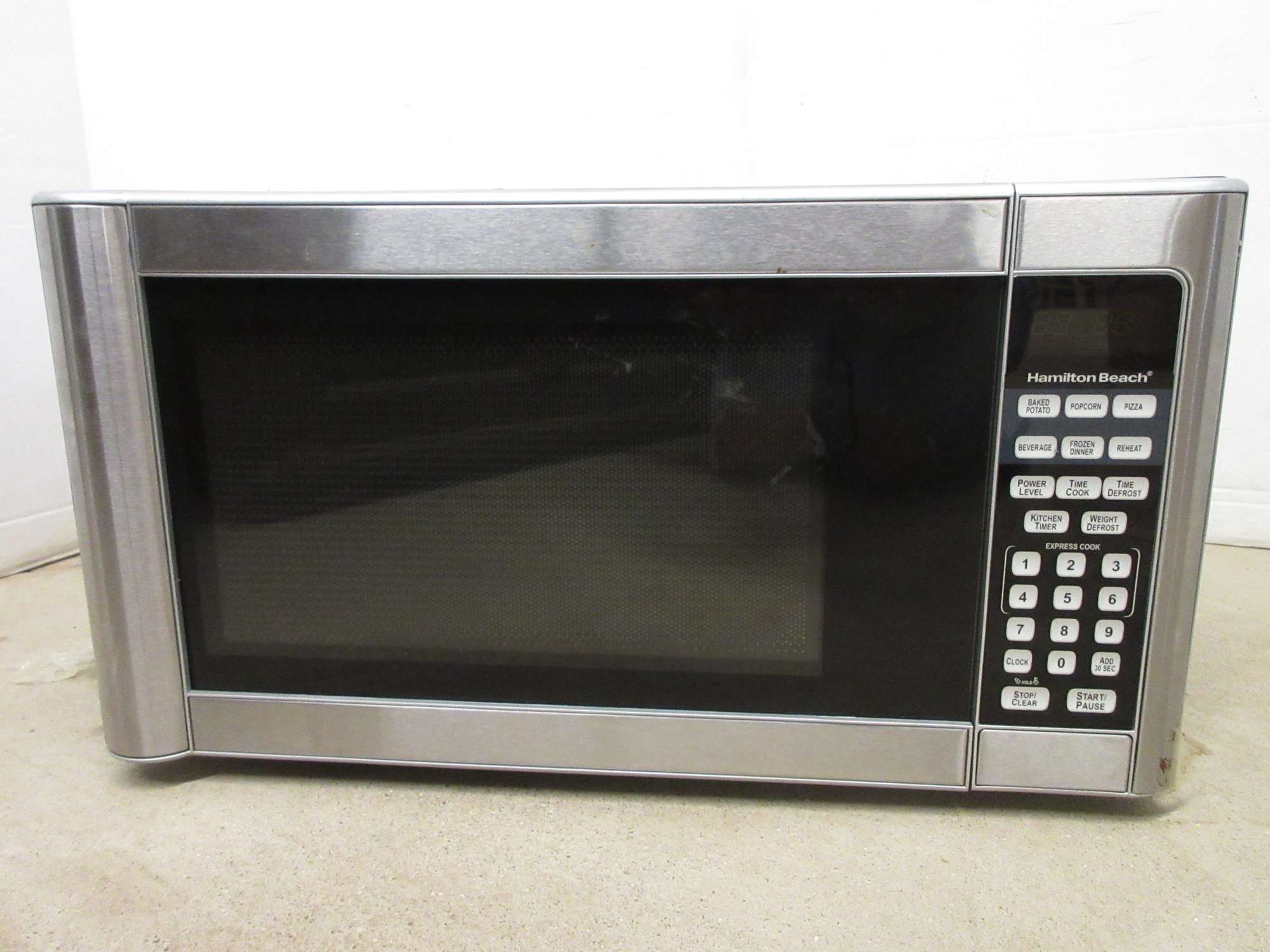 Albrecht Auctions Hamilton Beach Microwave