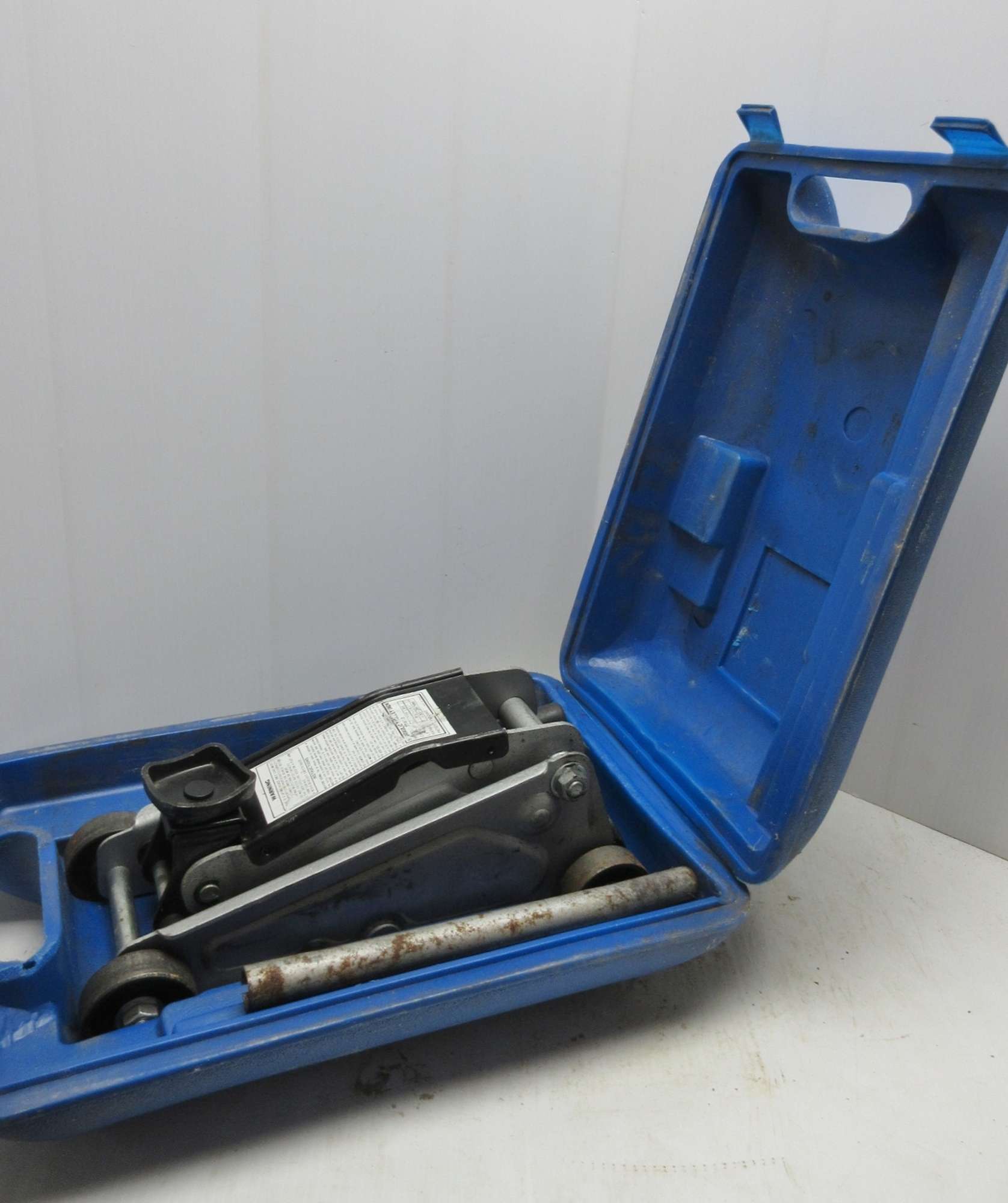 Albrecht Auctions Portable Floor Jack in Case