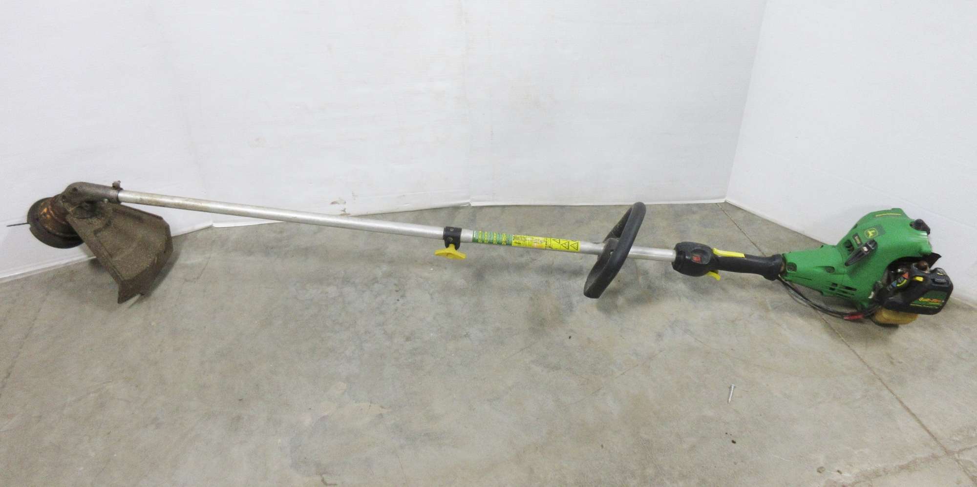 Albrecht Auctions John Deere S1400 Weed Trimmer