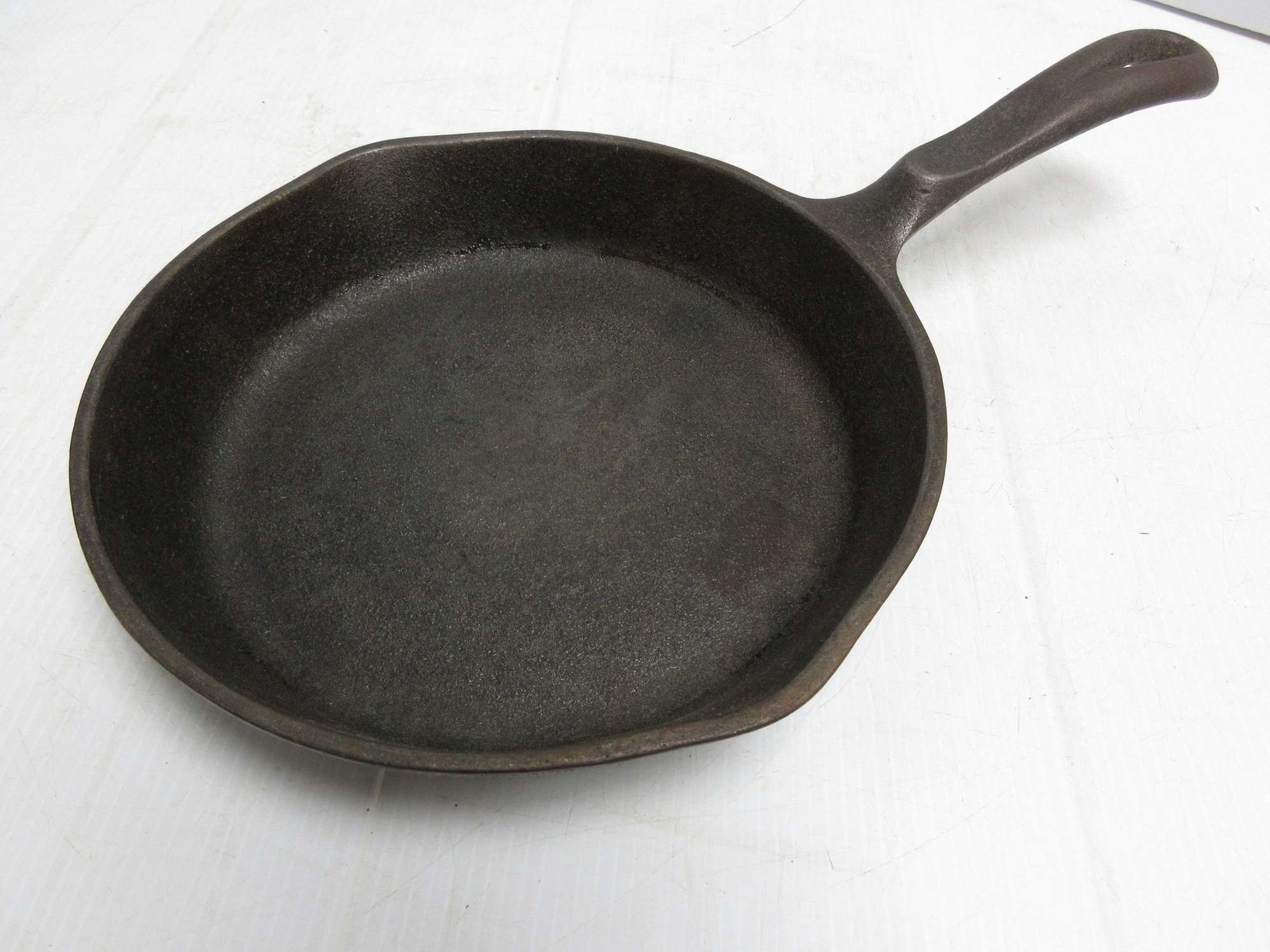 Albrecht Auctions Cast Iron 8" Skillet, Wagner 1891, Original with